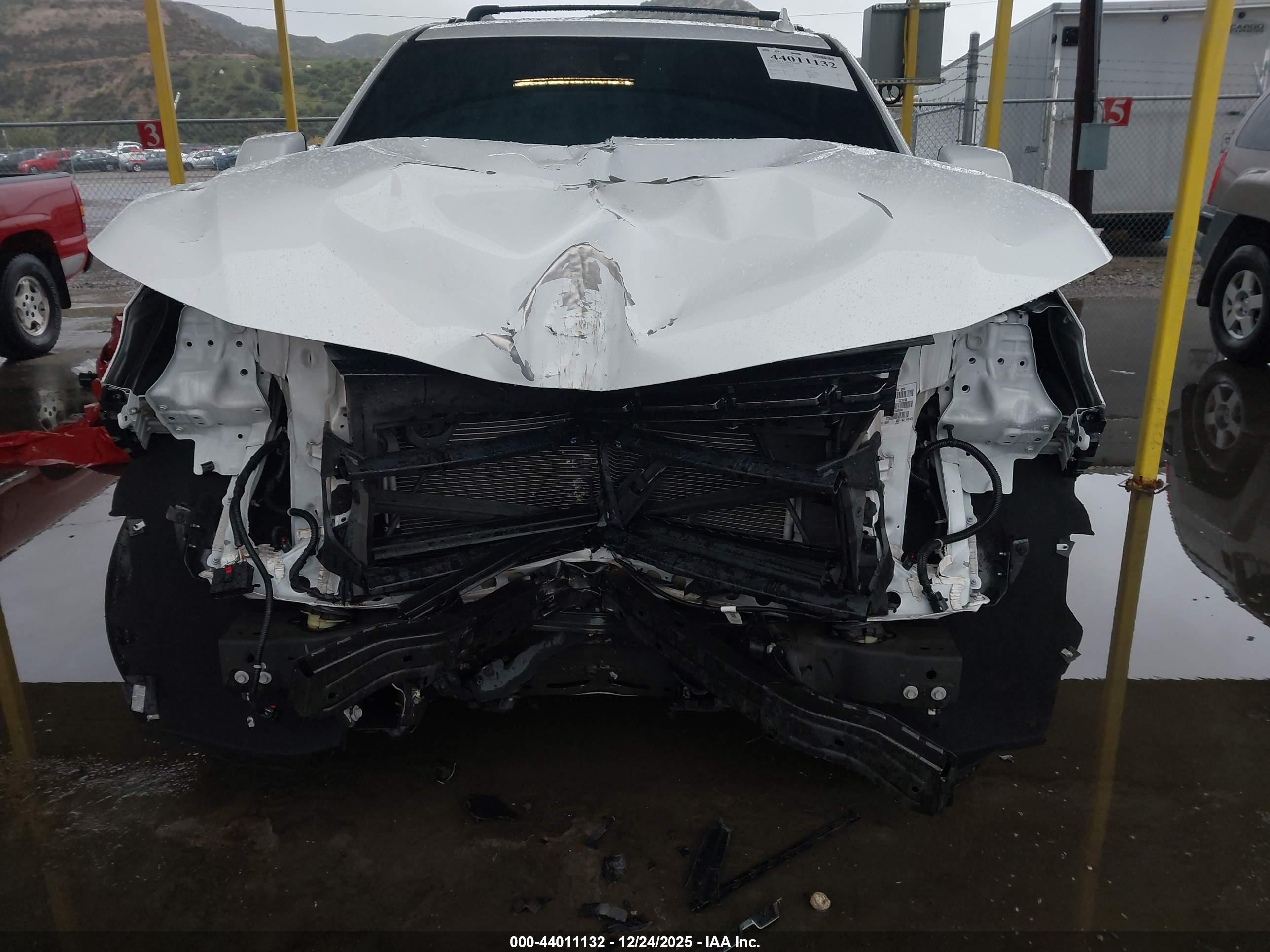 CHEVROLET TAHOE image 6