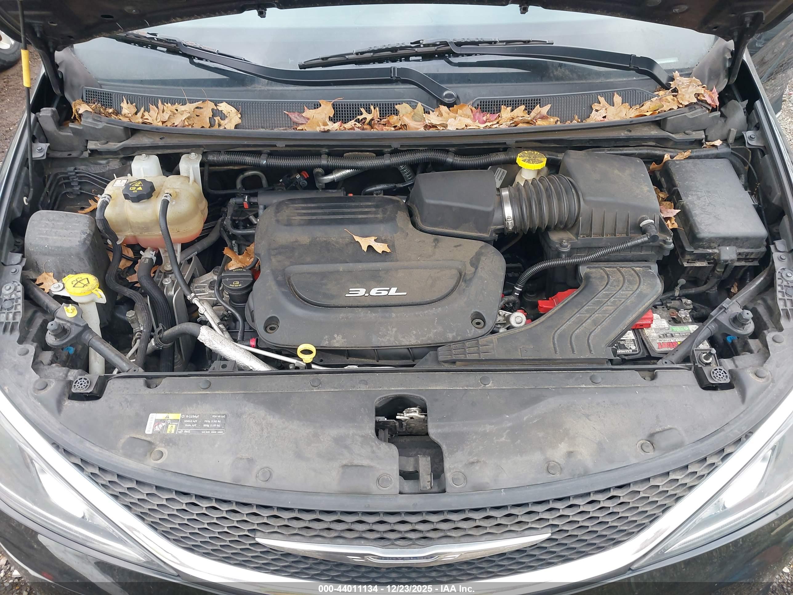 CHRYSLER PACIFICA image 10