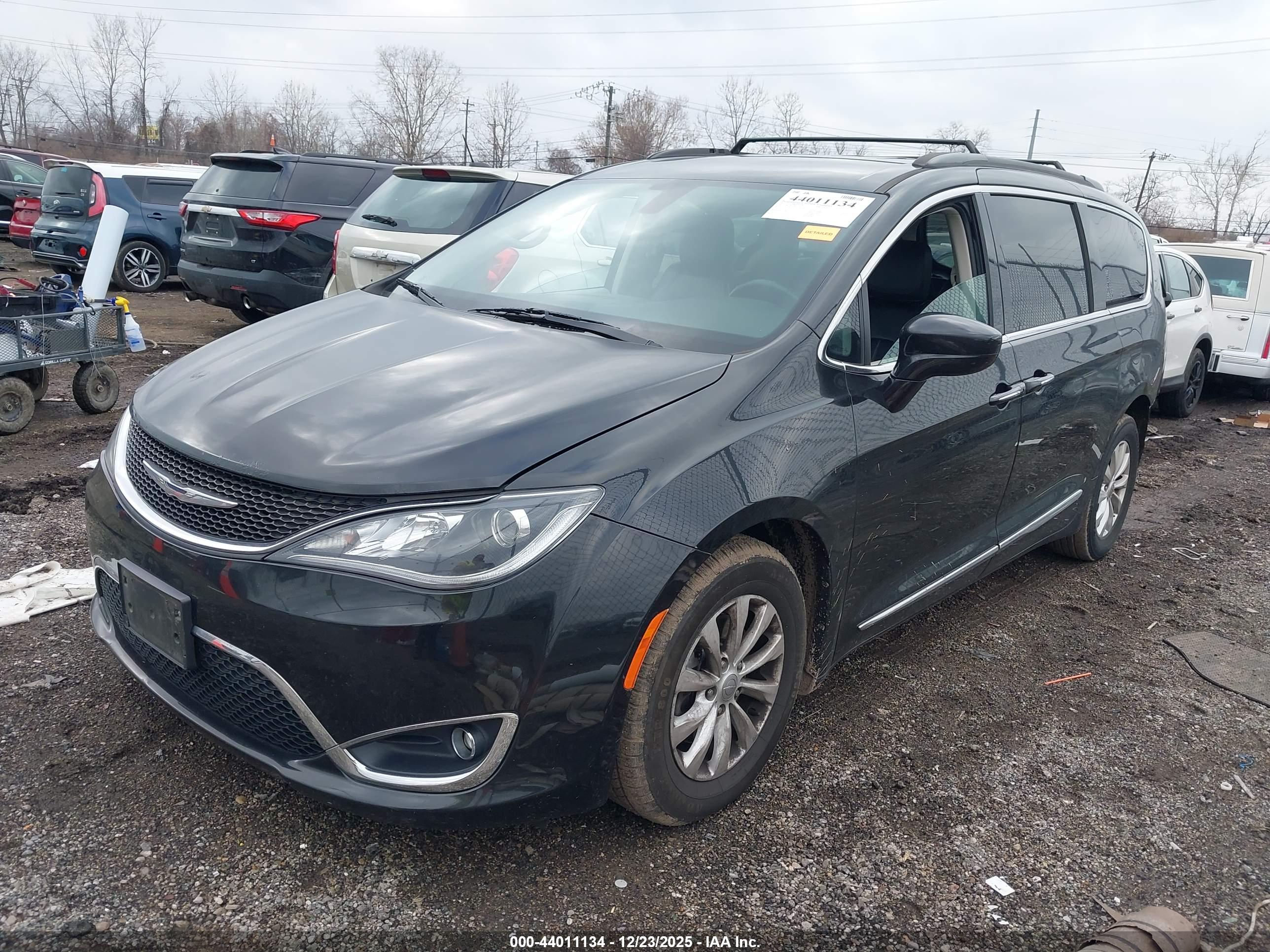 CHRYSLER PACIFICA image 2
