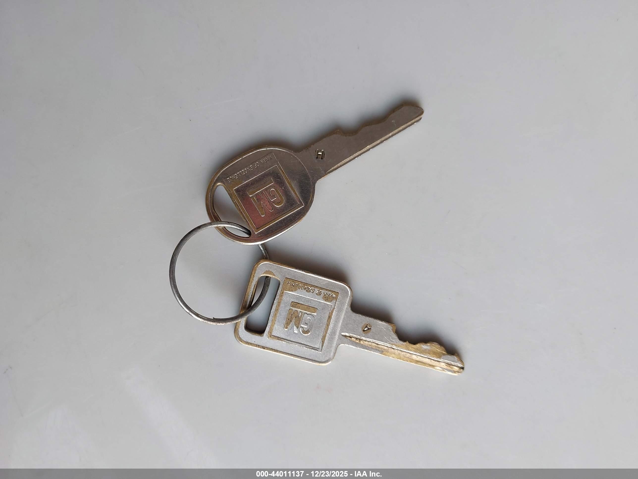 GMC YUKON image 11