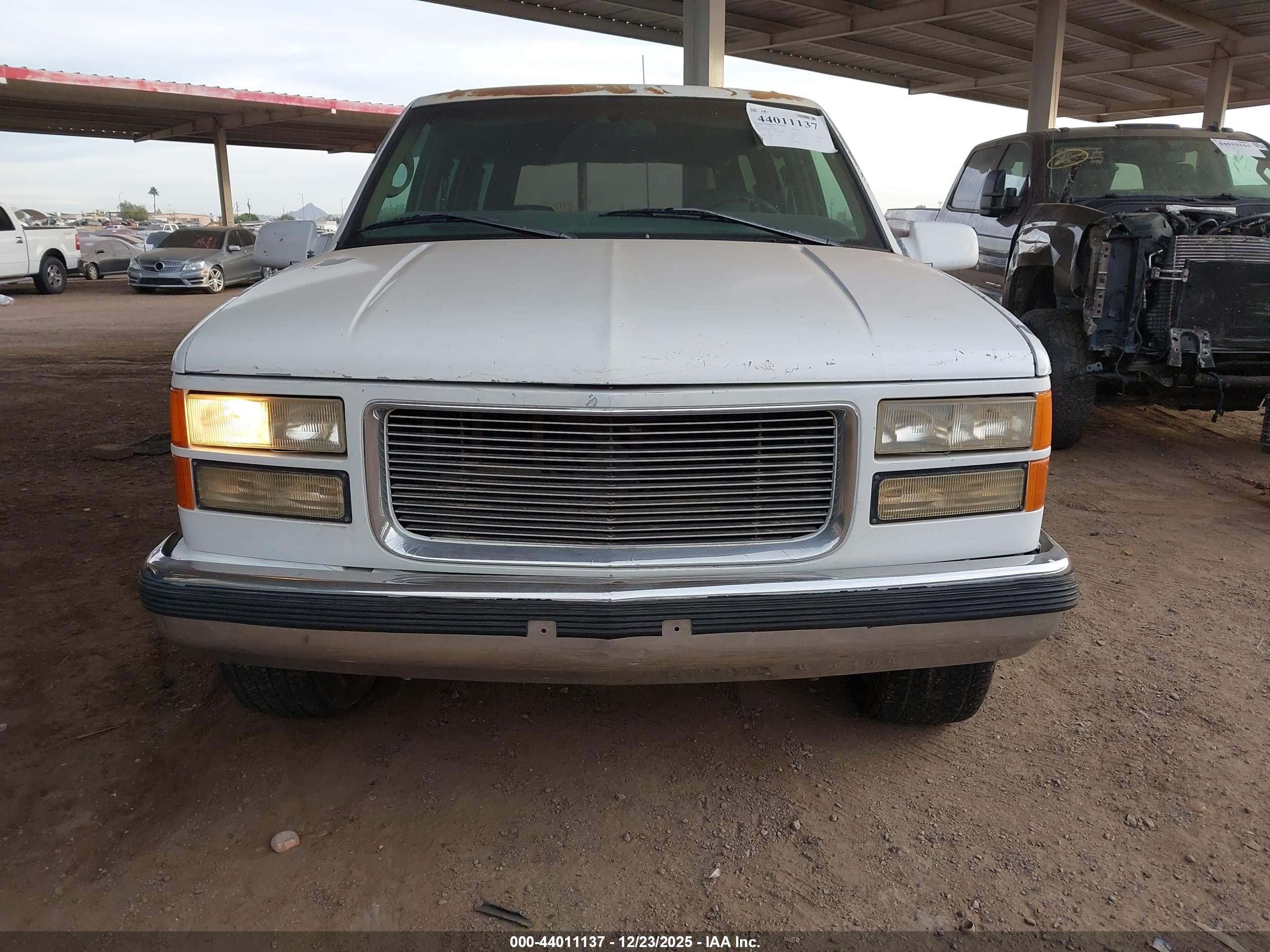 GMC YUKON image 6