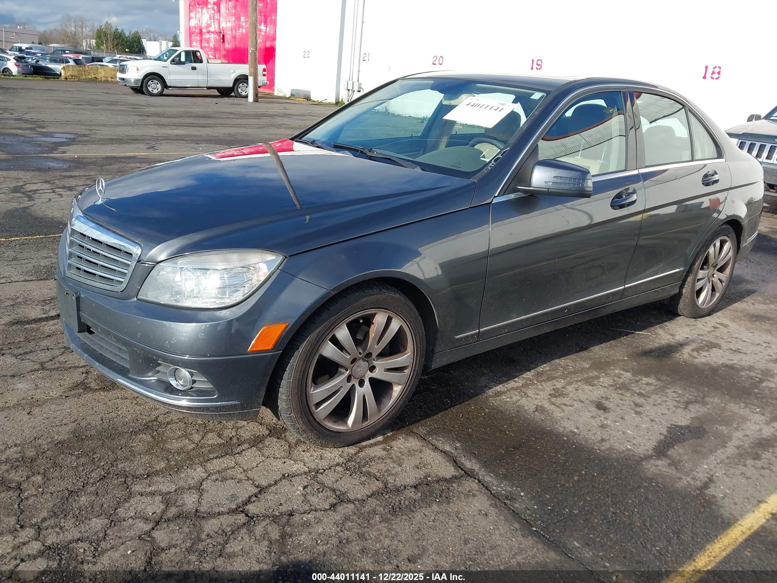 MERCEDES-BENZ C image 2