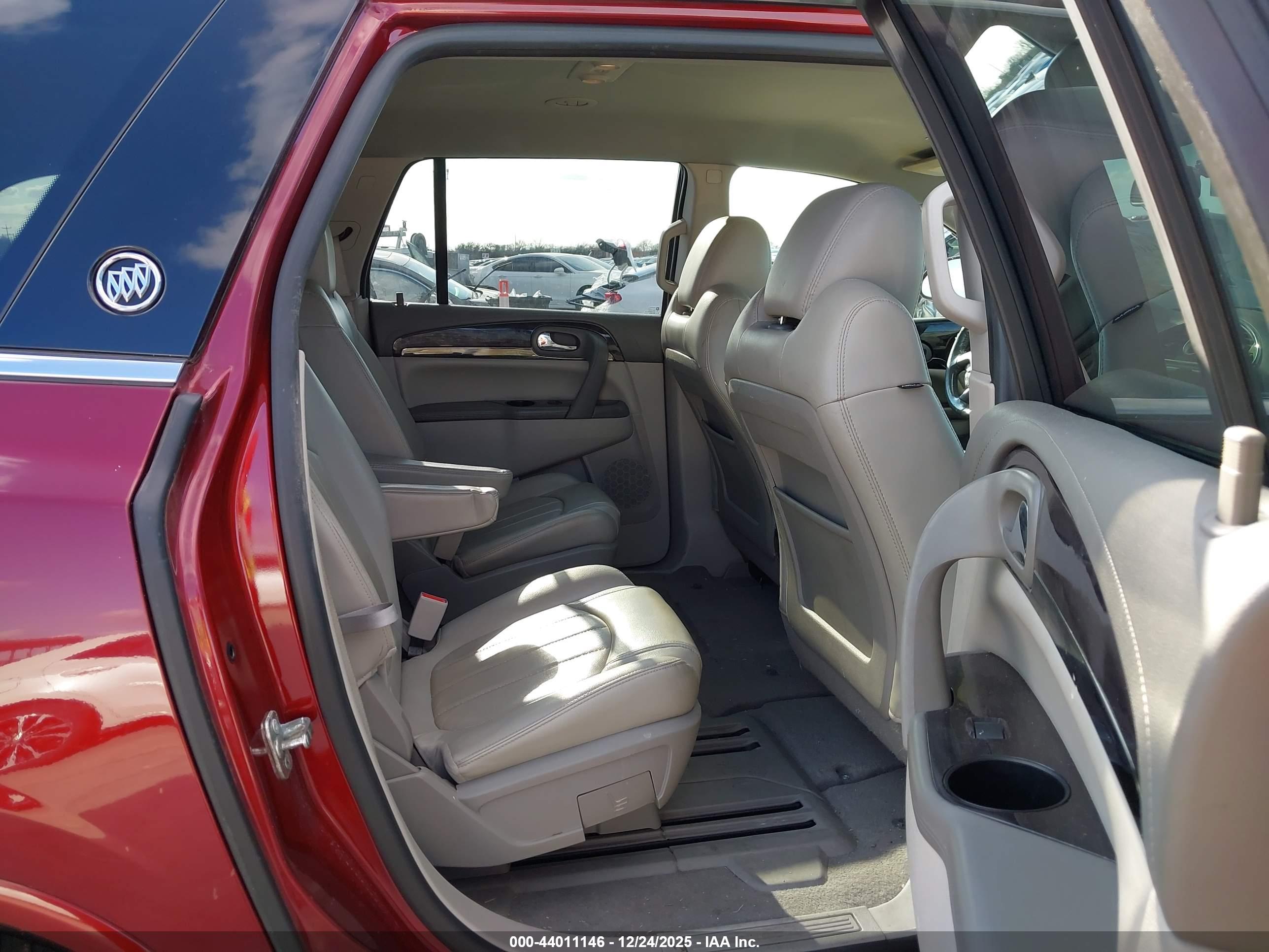 BUICK ENCLAVE image 8