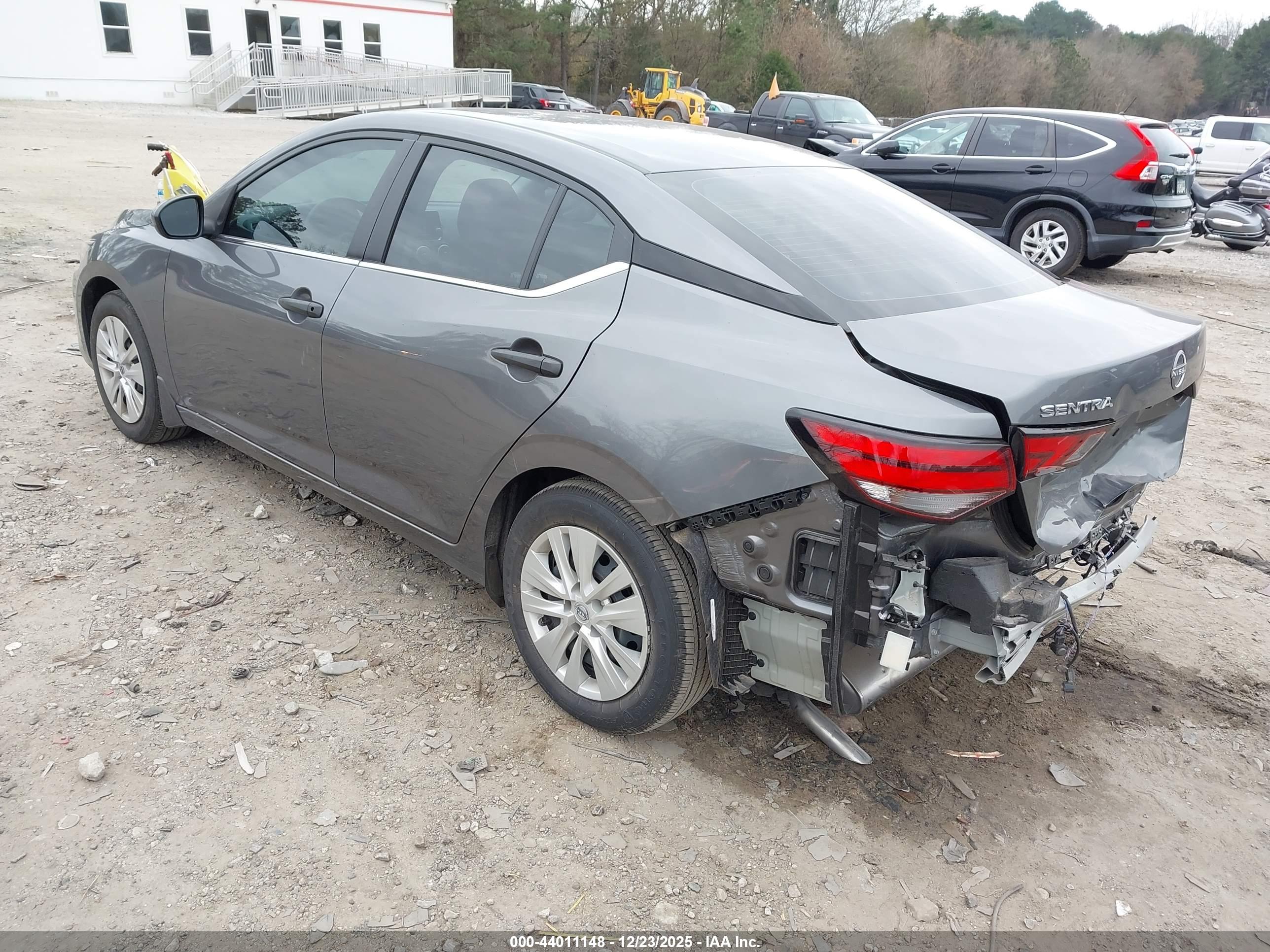 NISSAN SENTRA image 3