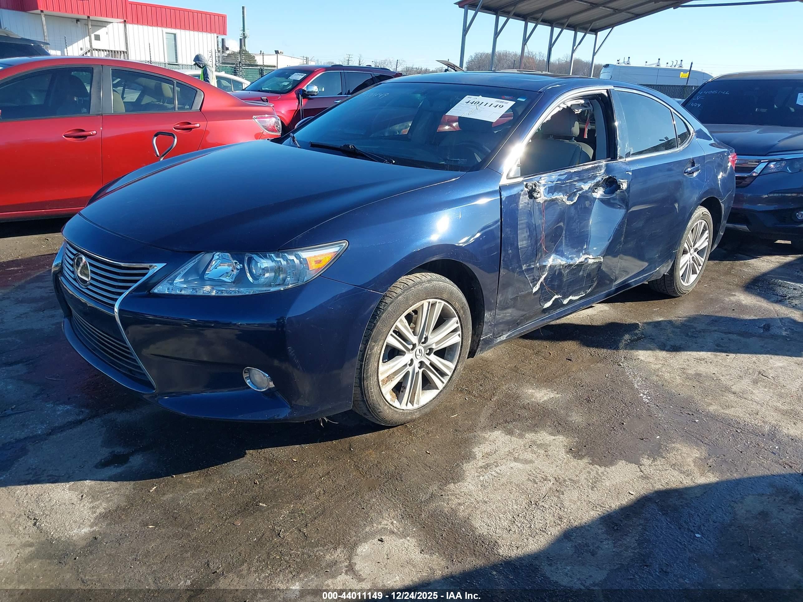 LEXUS ES image 2