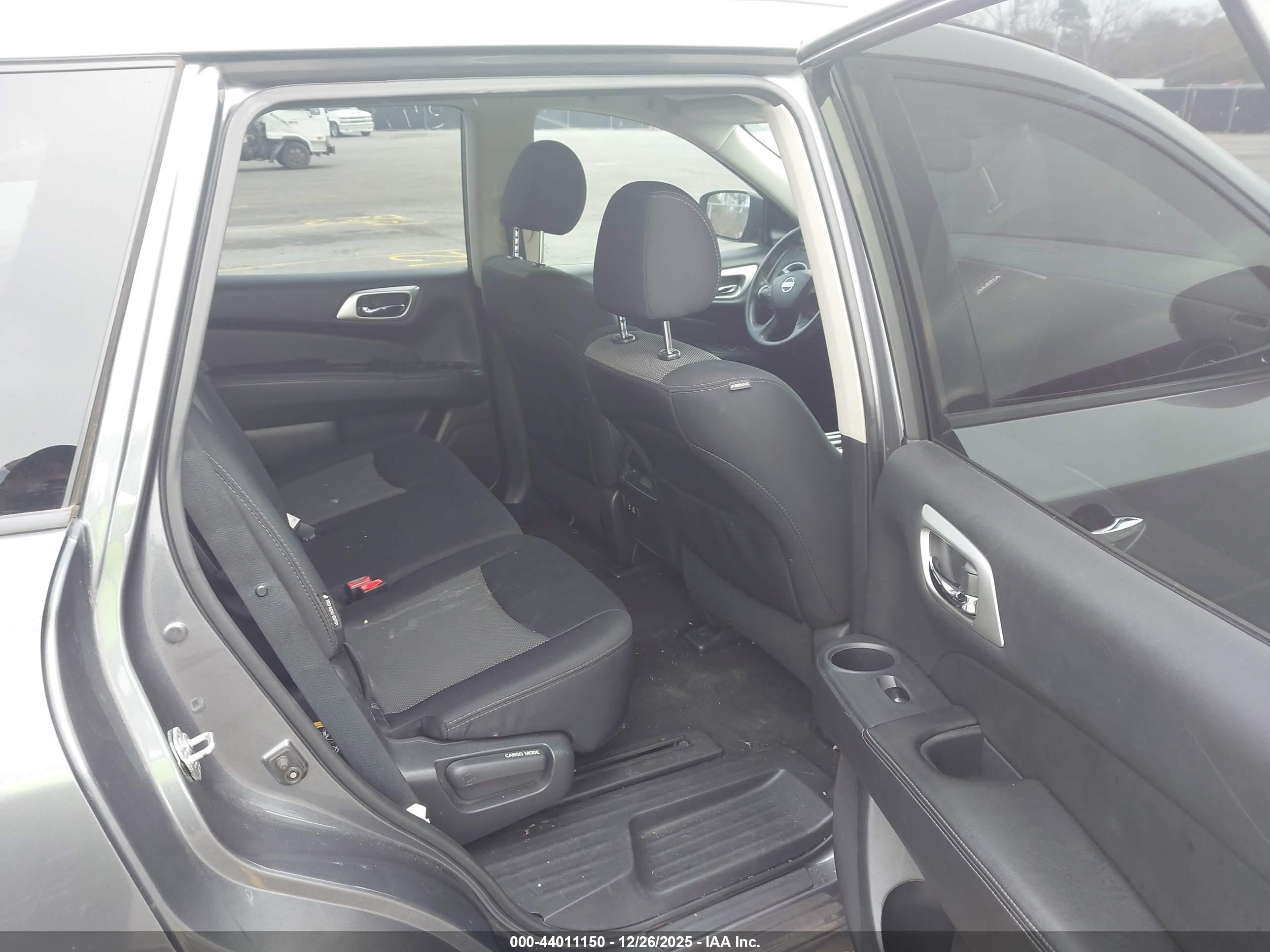 NISSAN PATHFINDER image 8