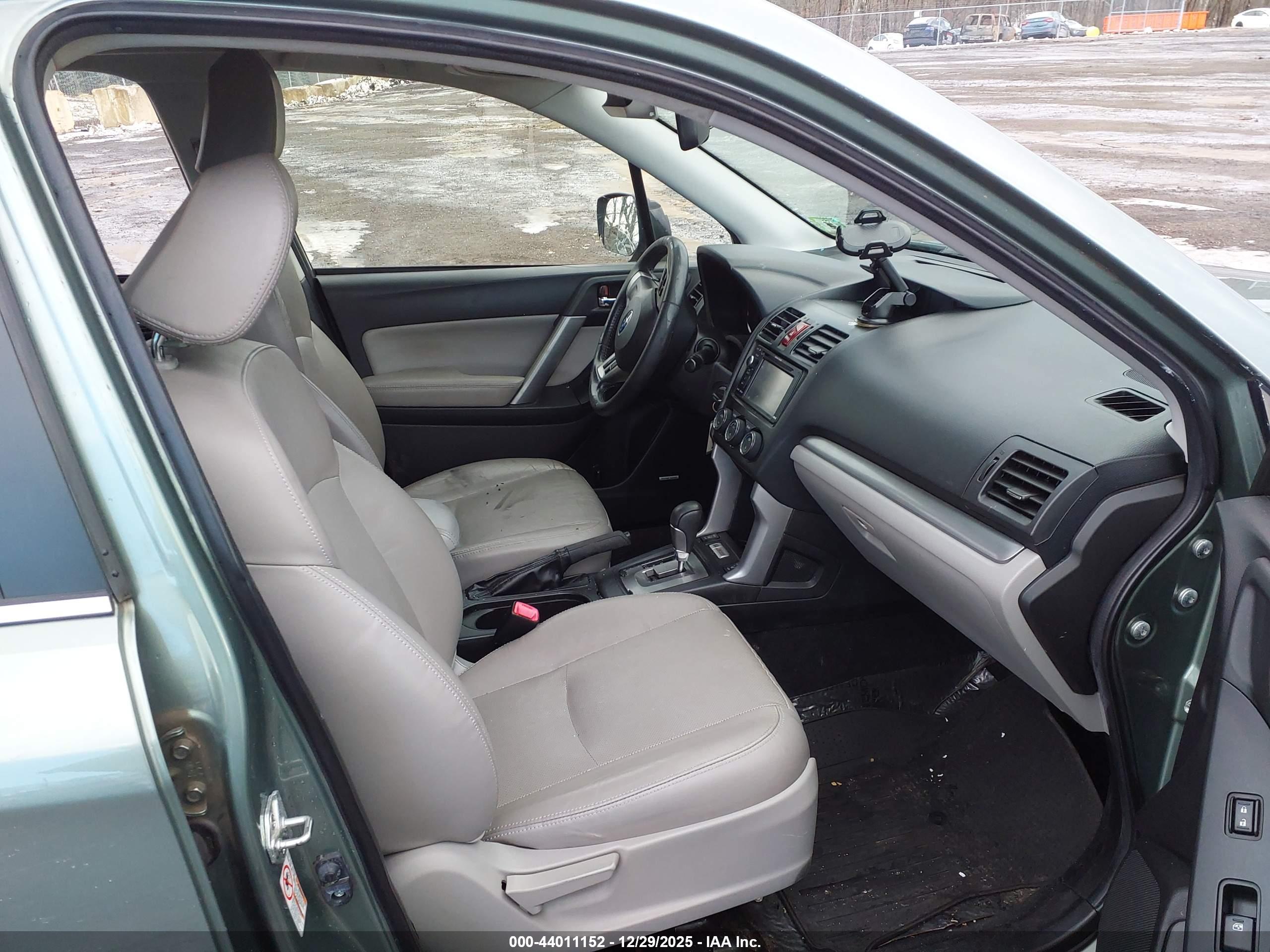 SUBARU FORESTER image 5