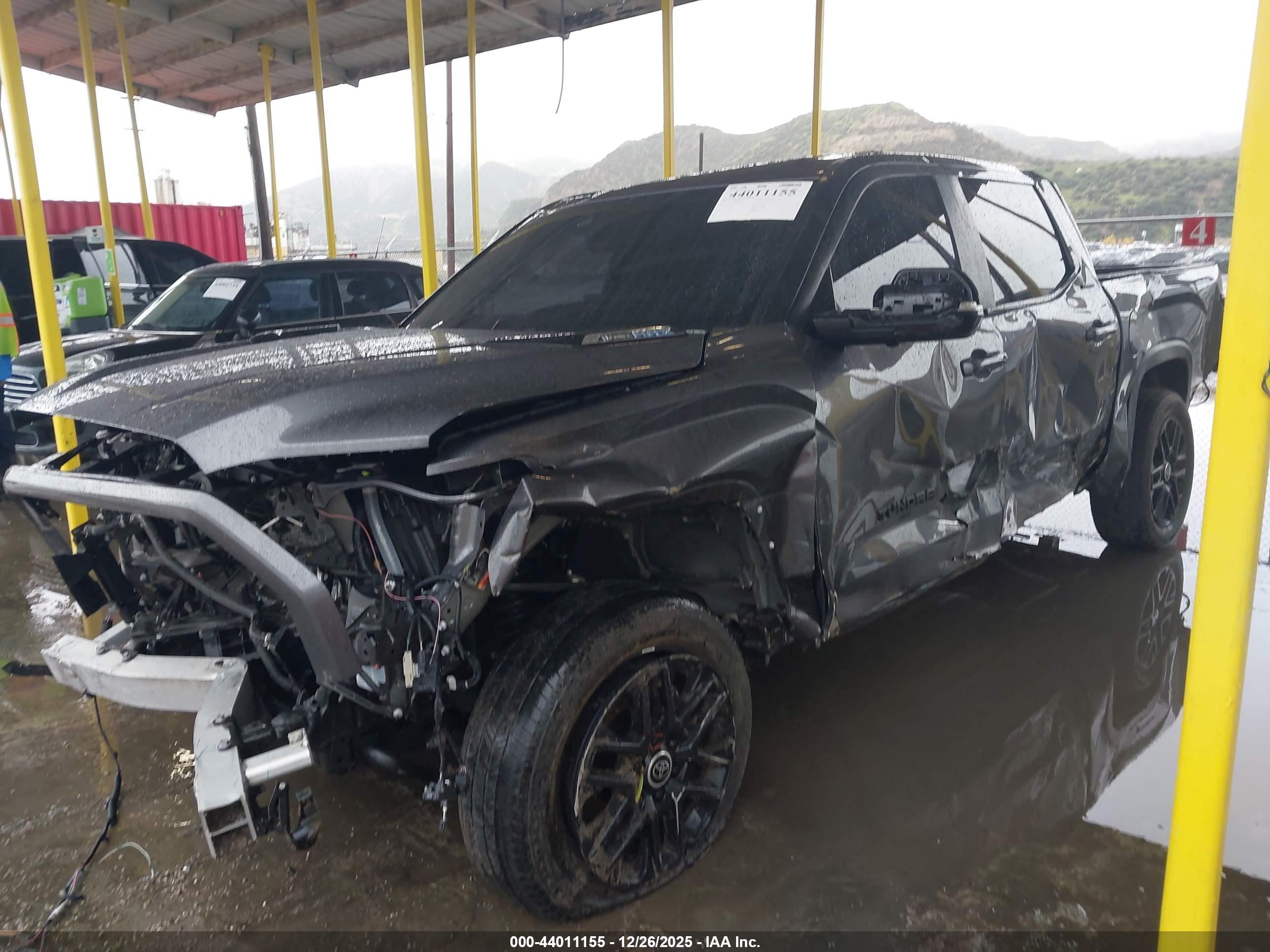 TOYOTA TUNDRA image 2