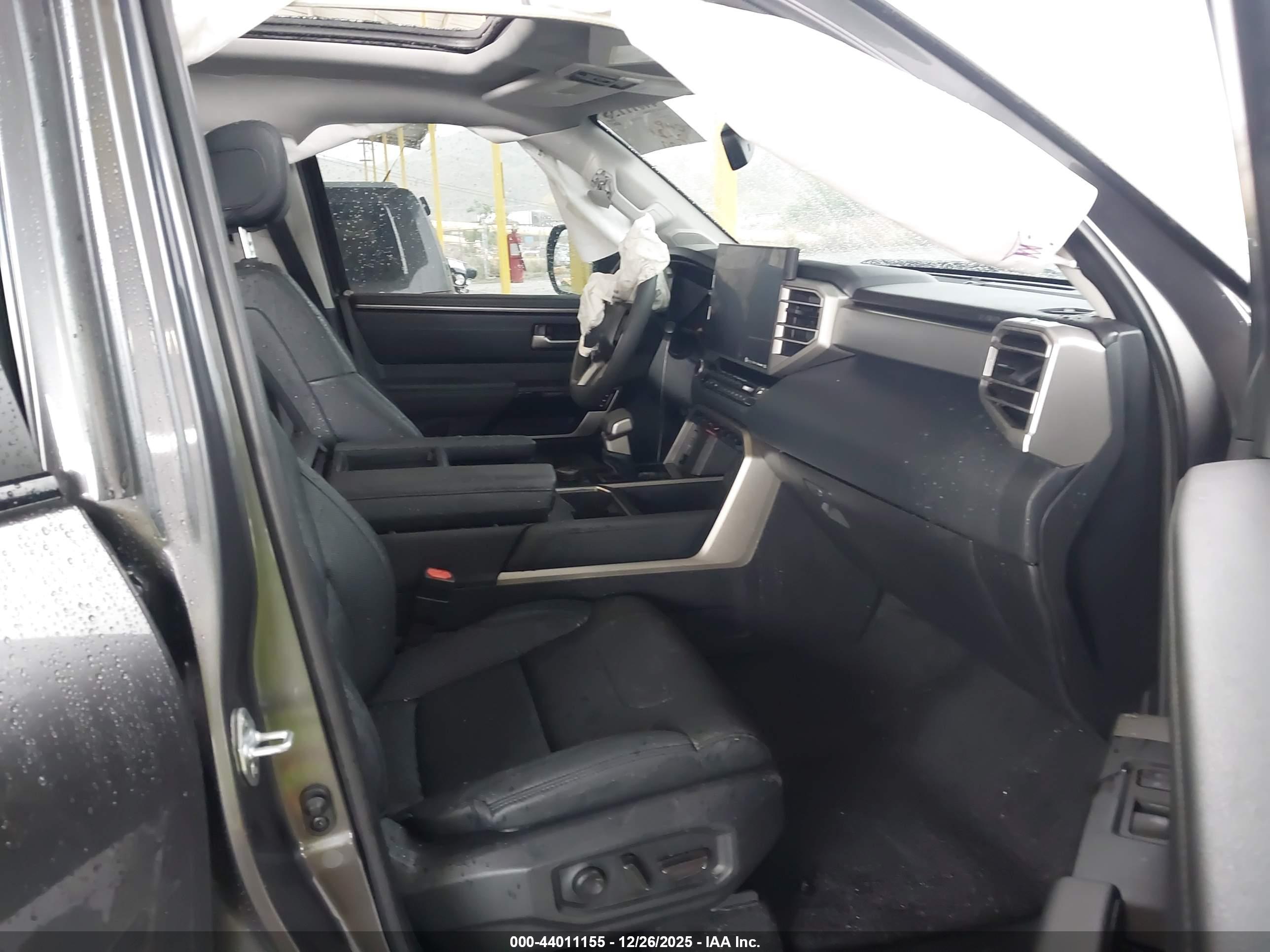 TOYOTA TUNDRA image 5