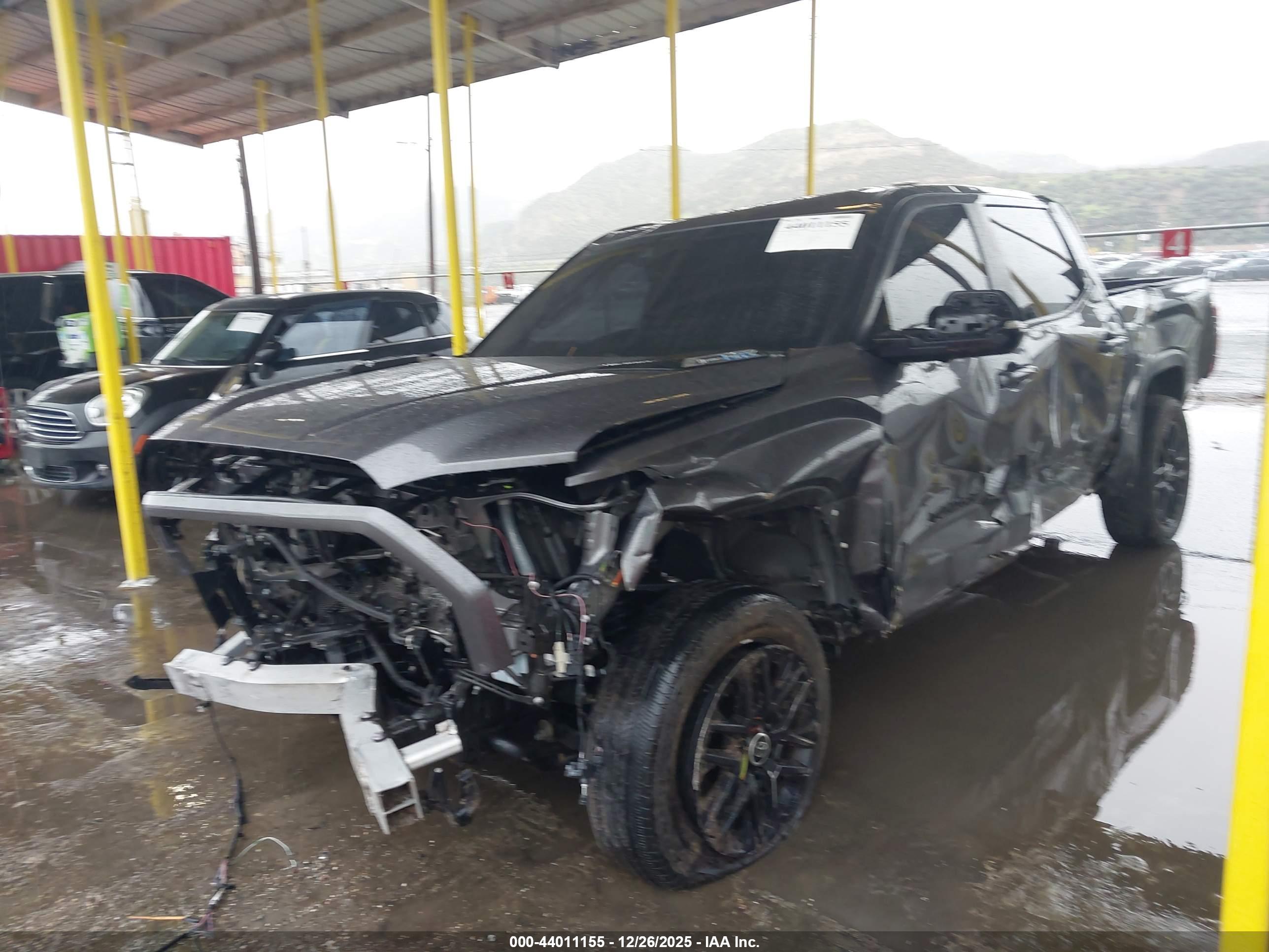 TOYOTA TUNDRA image 6