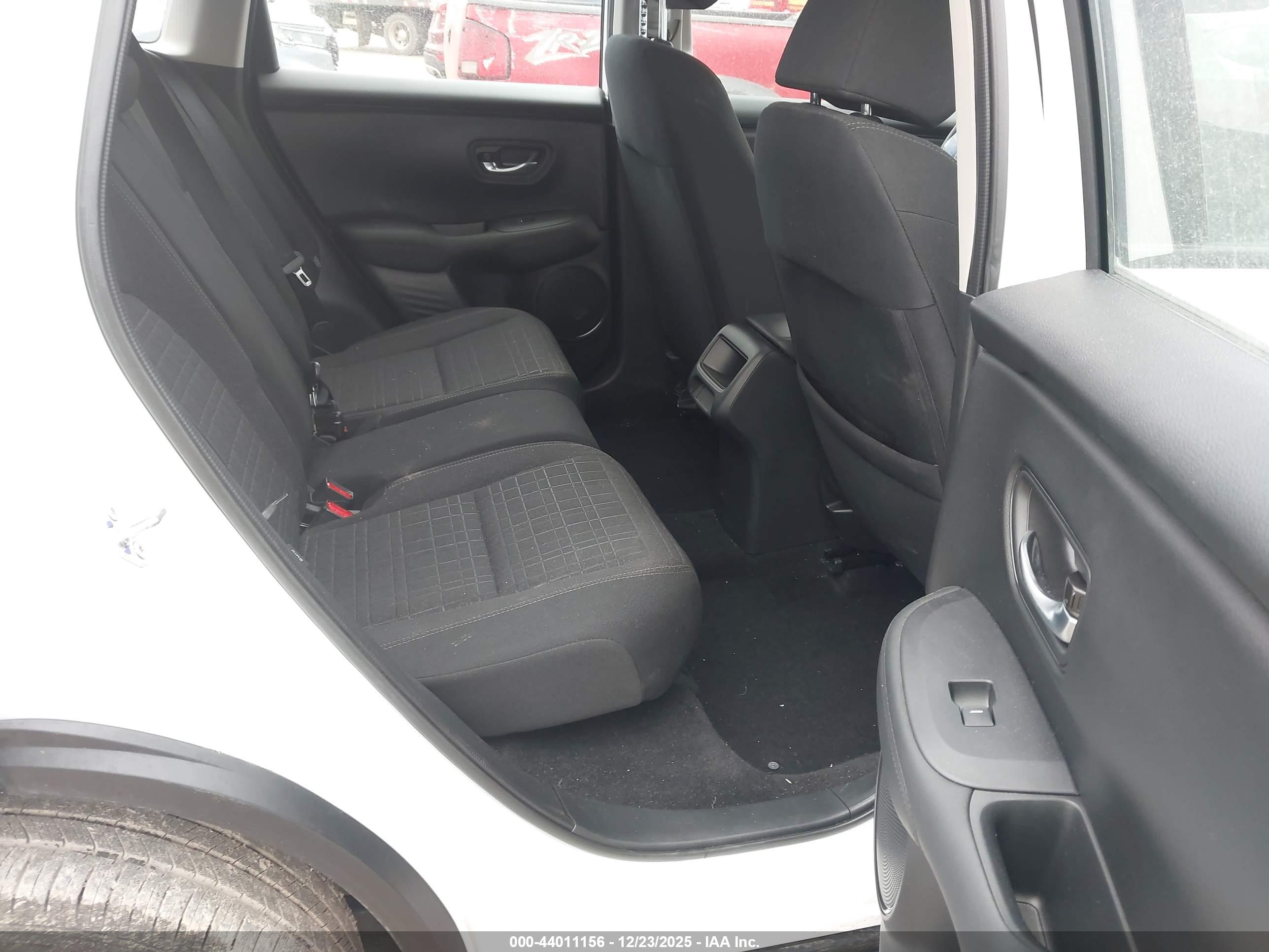 HONDA HR-V image 8