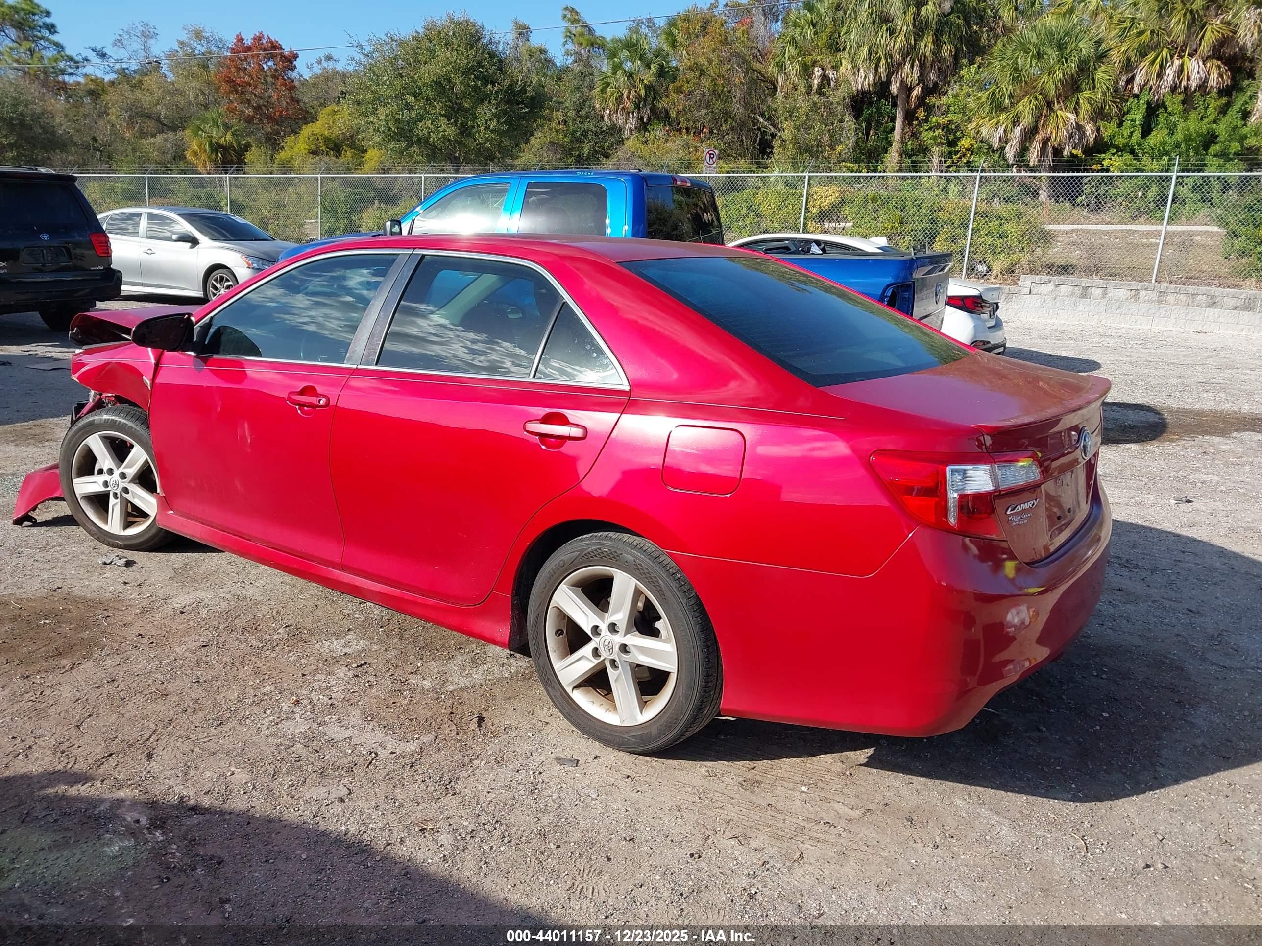 TOYOTA CAMRY image 3