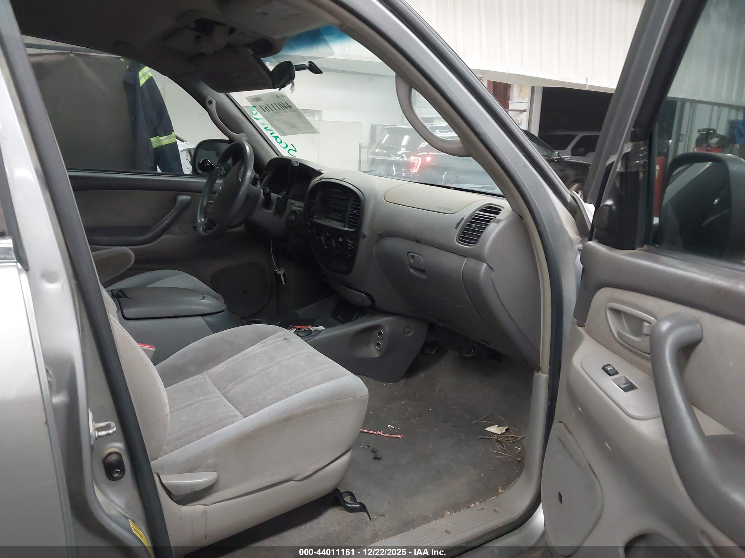 TOYOTA TUNDRA image 5