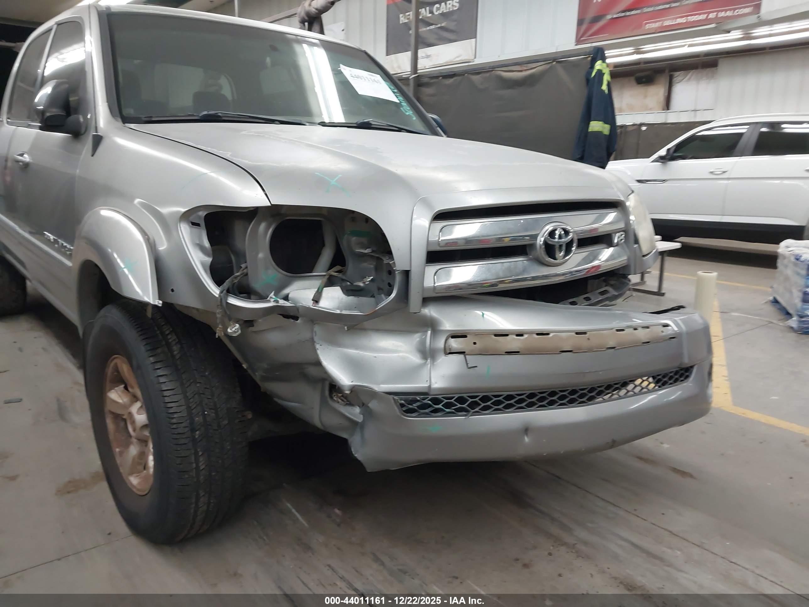 TOYOTA TUNDRA image 6