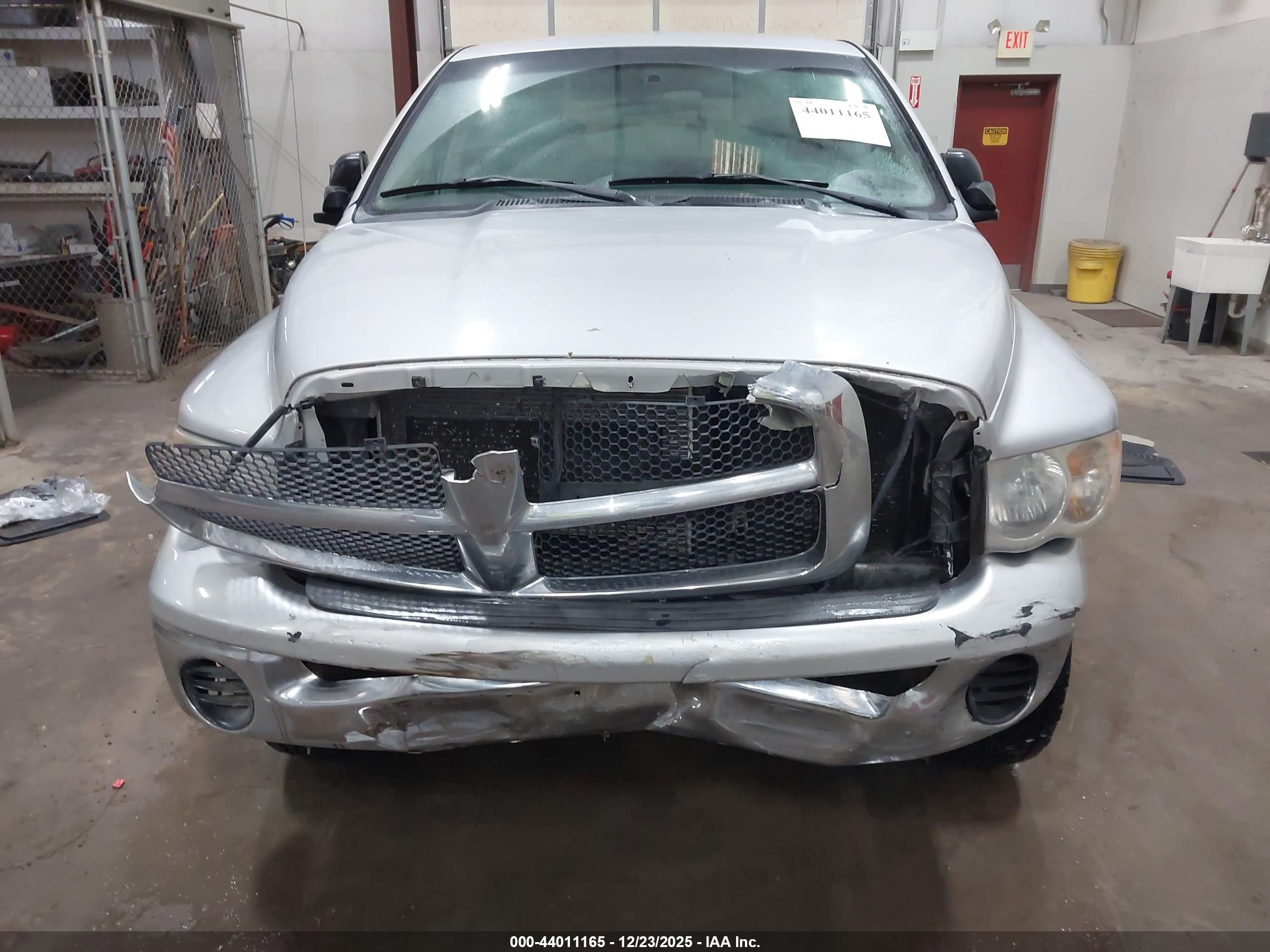 DODGE RAM image 6
