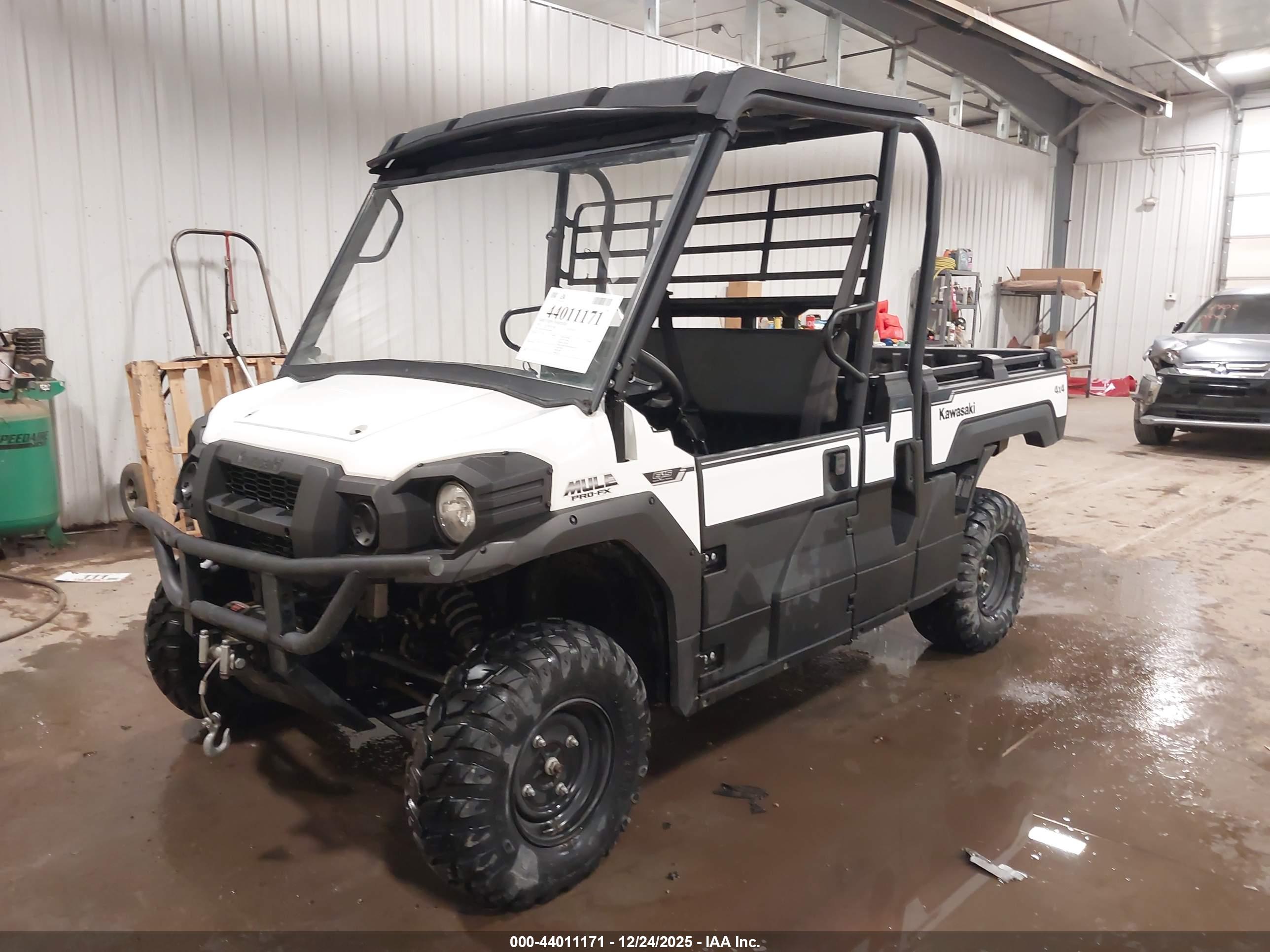 KAWASAKI KAF820 image 2