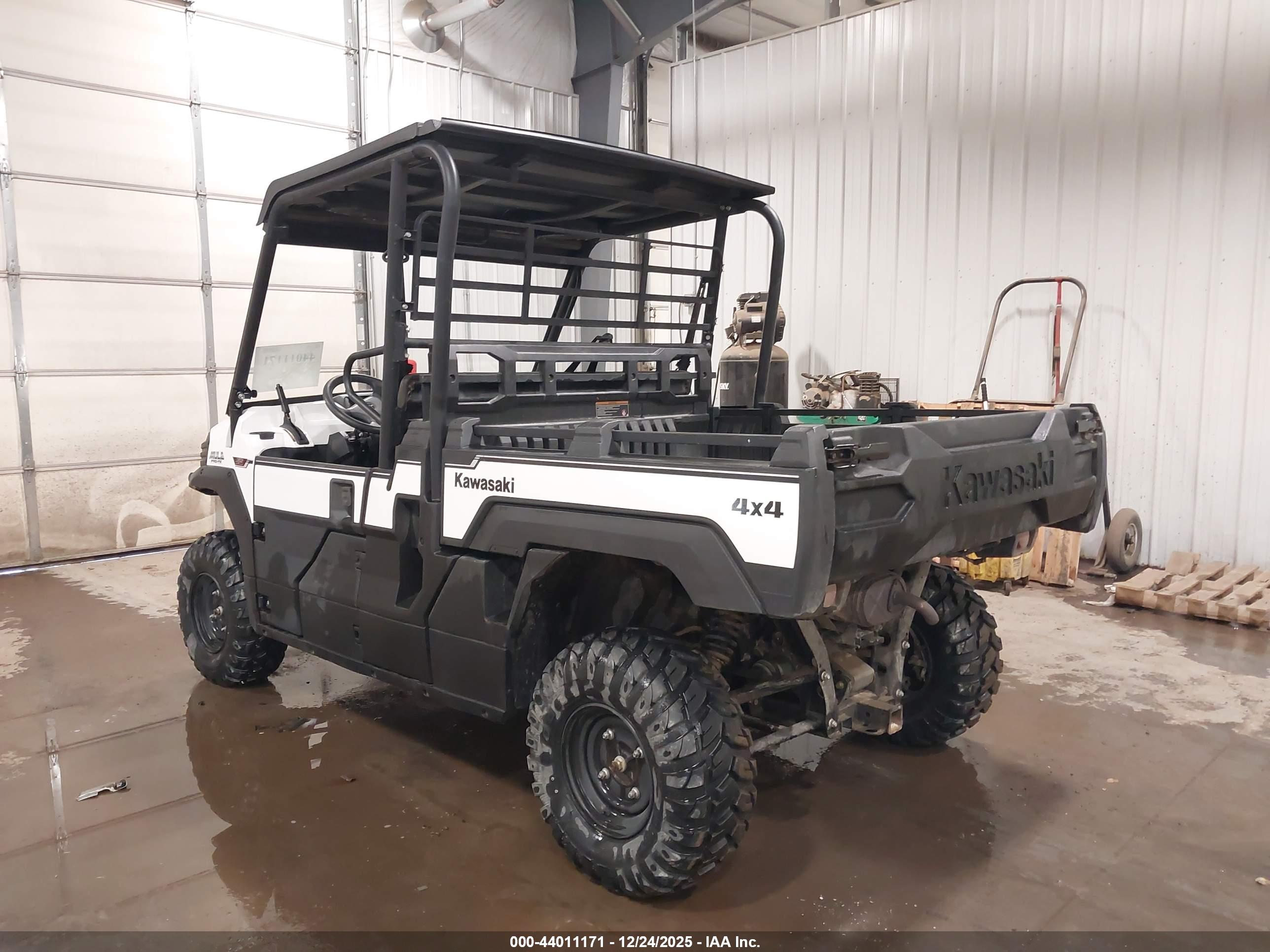 KAWASAKI KAF820 image 3