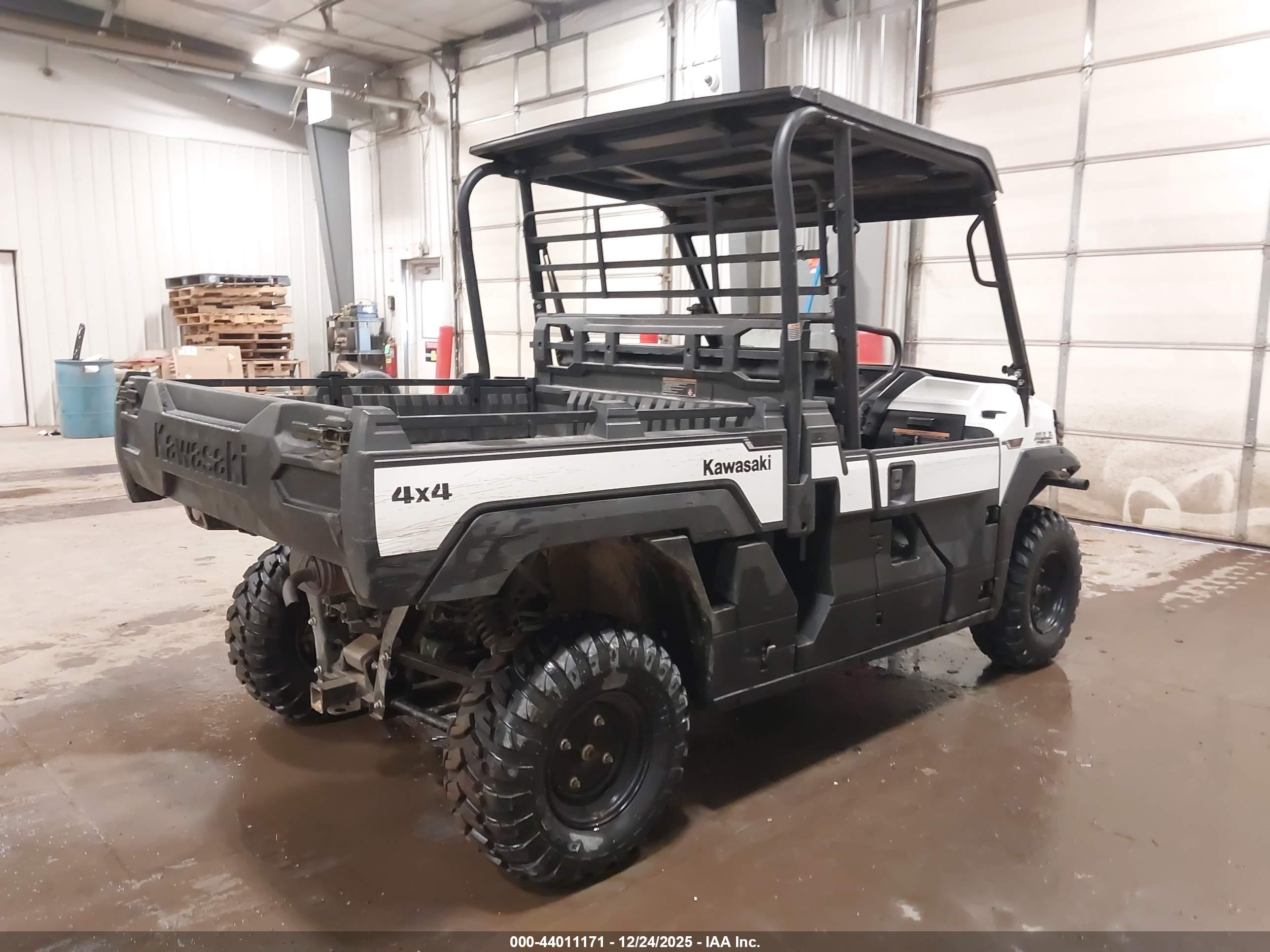 KAWASAKI KAF820 image 4