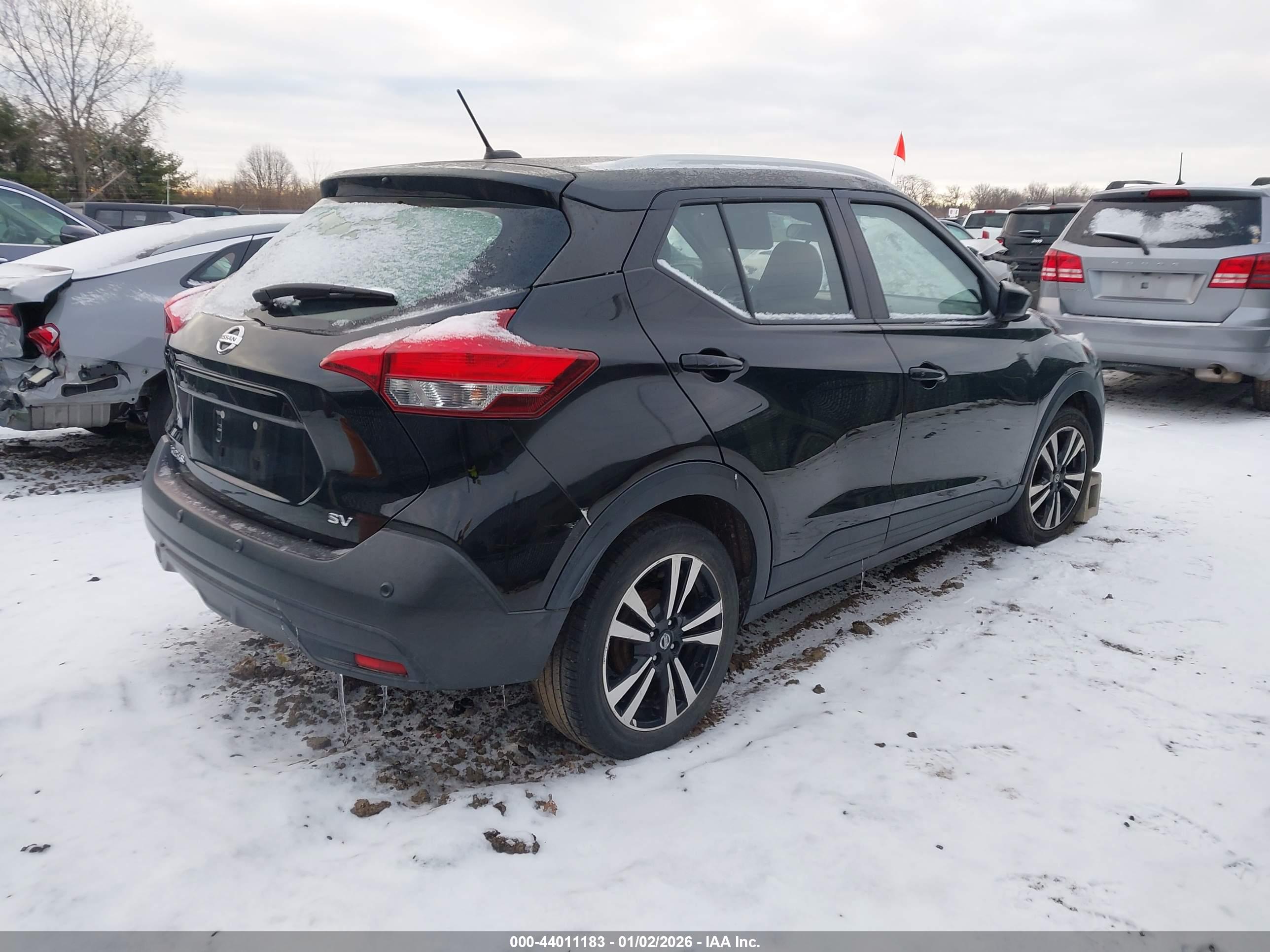 NISSAN KICKS image 4
