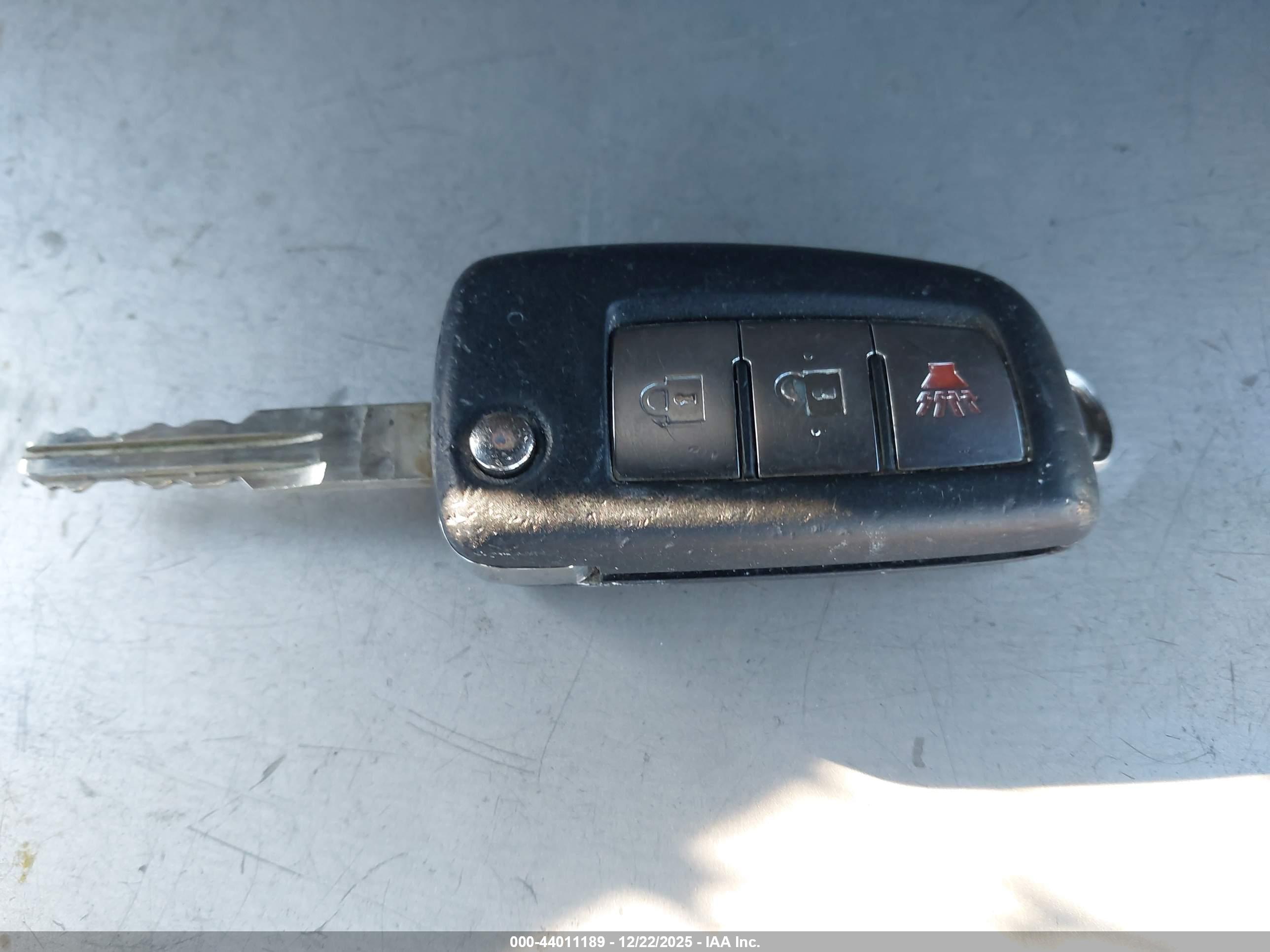 NISSAN ROGUE image 11