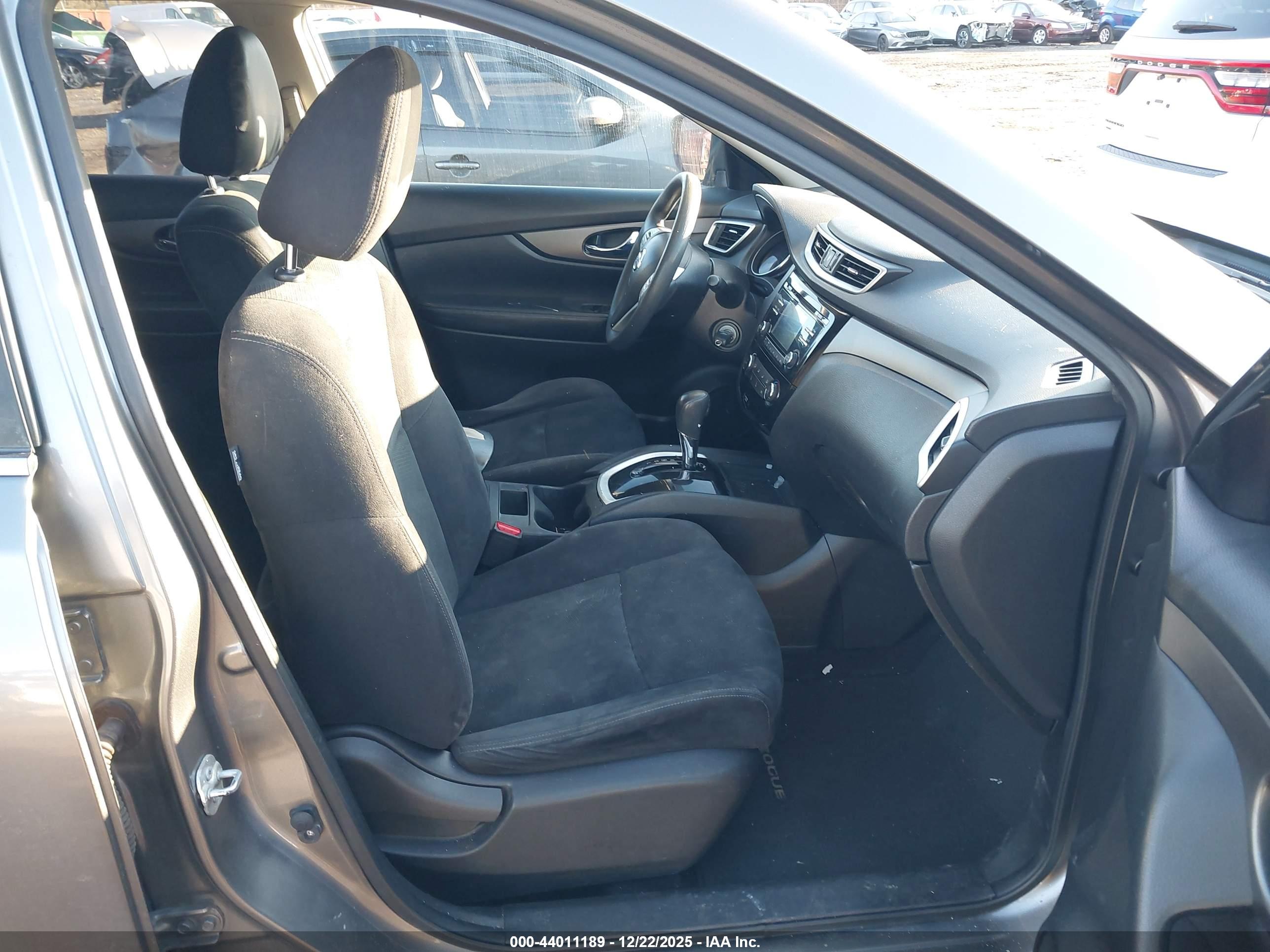 NISSAN ROGUE image 5