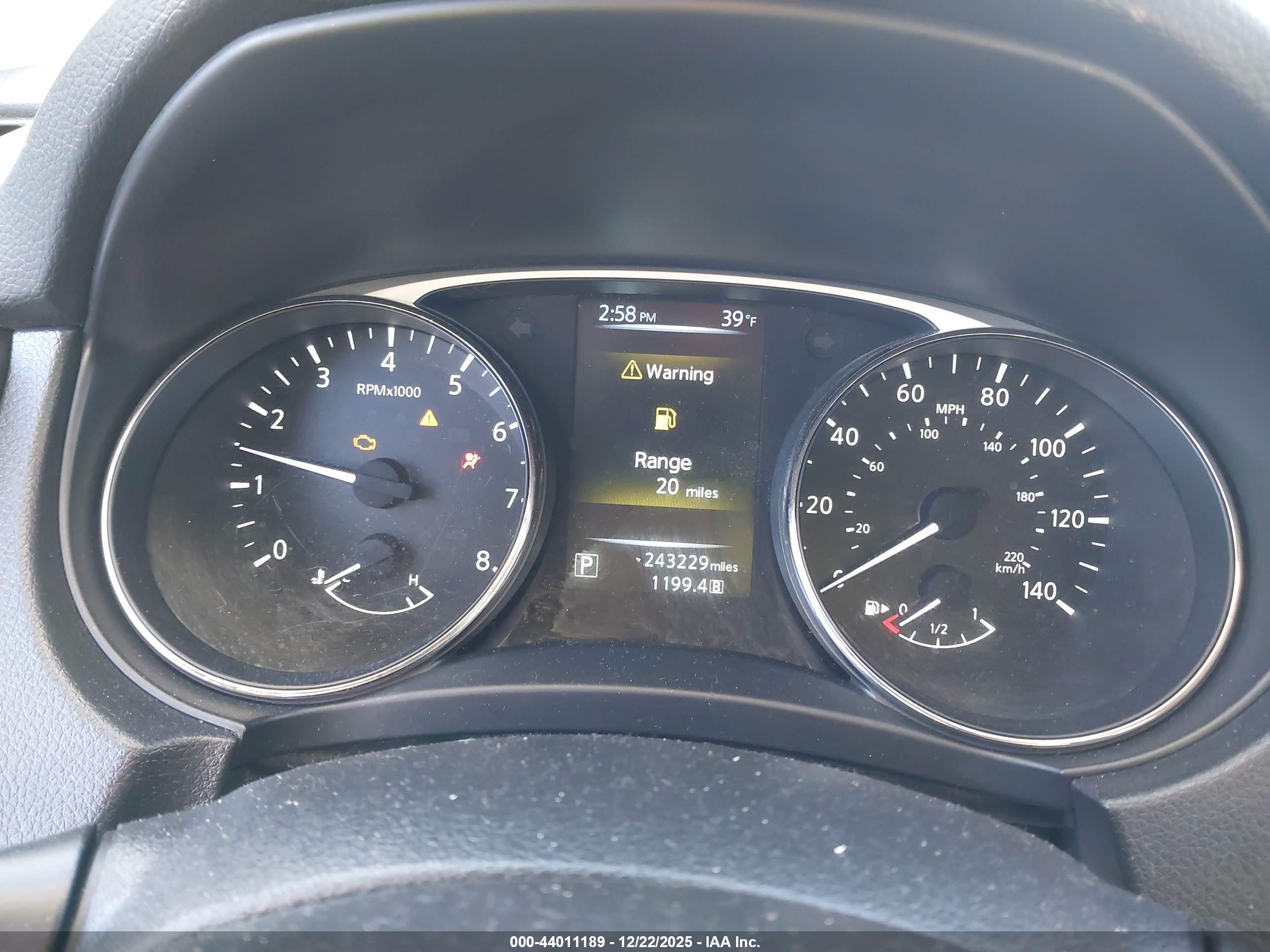 NISSAN ROGUE image 7