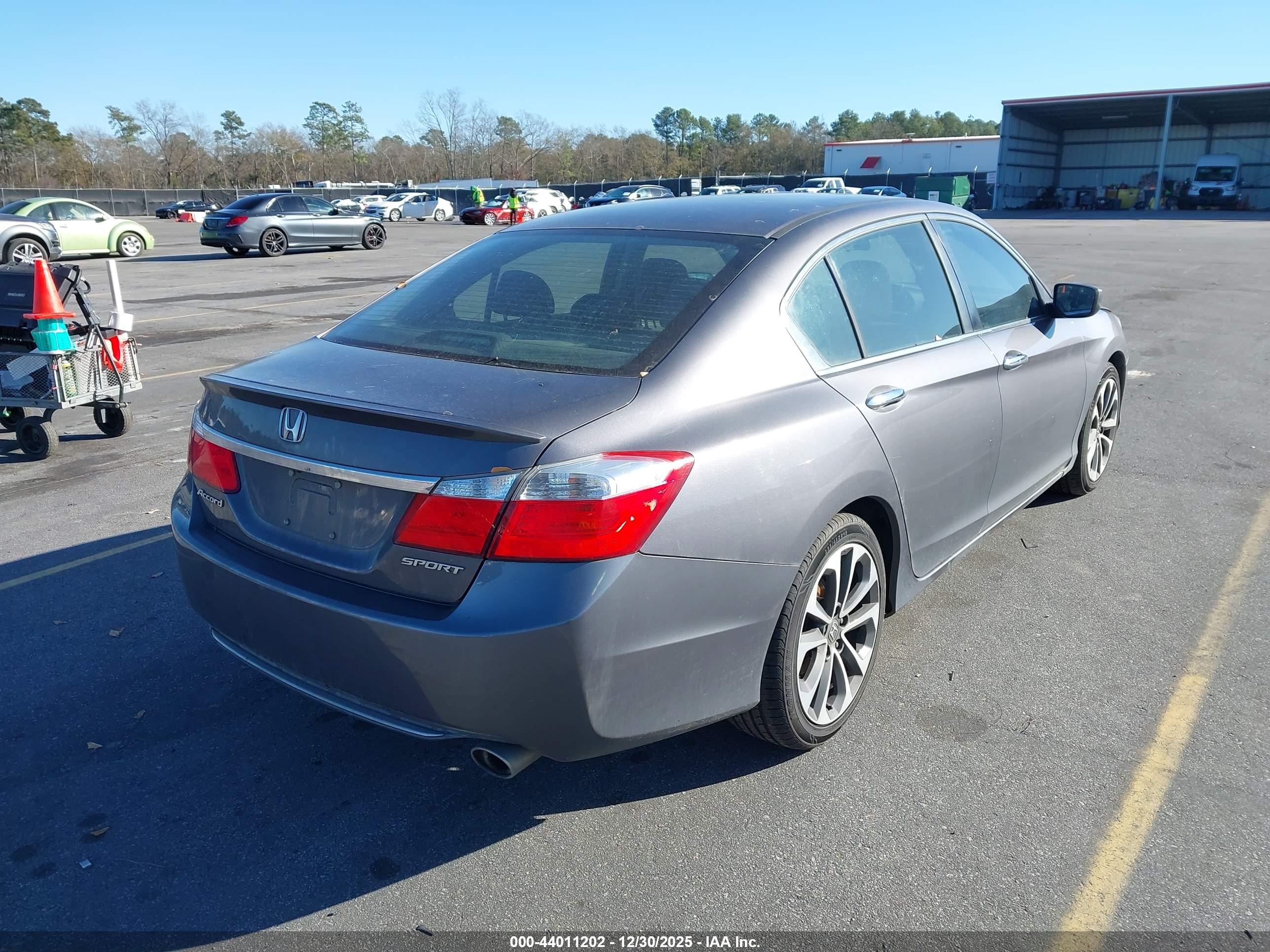 HONDA ACCORD image 4