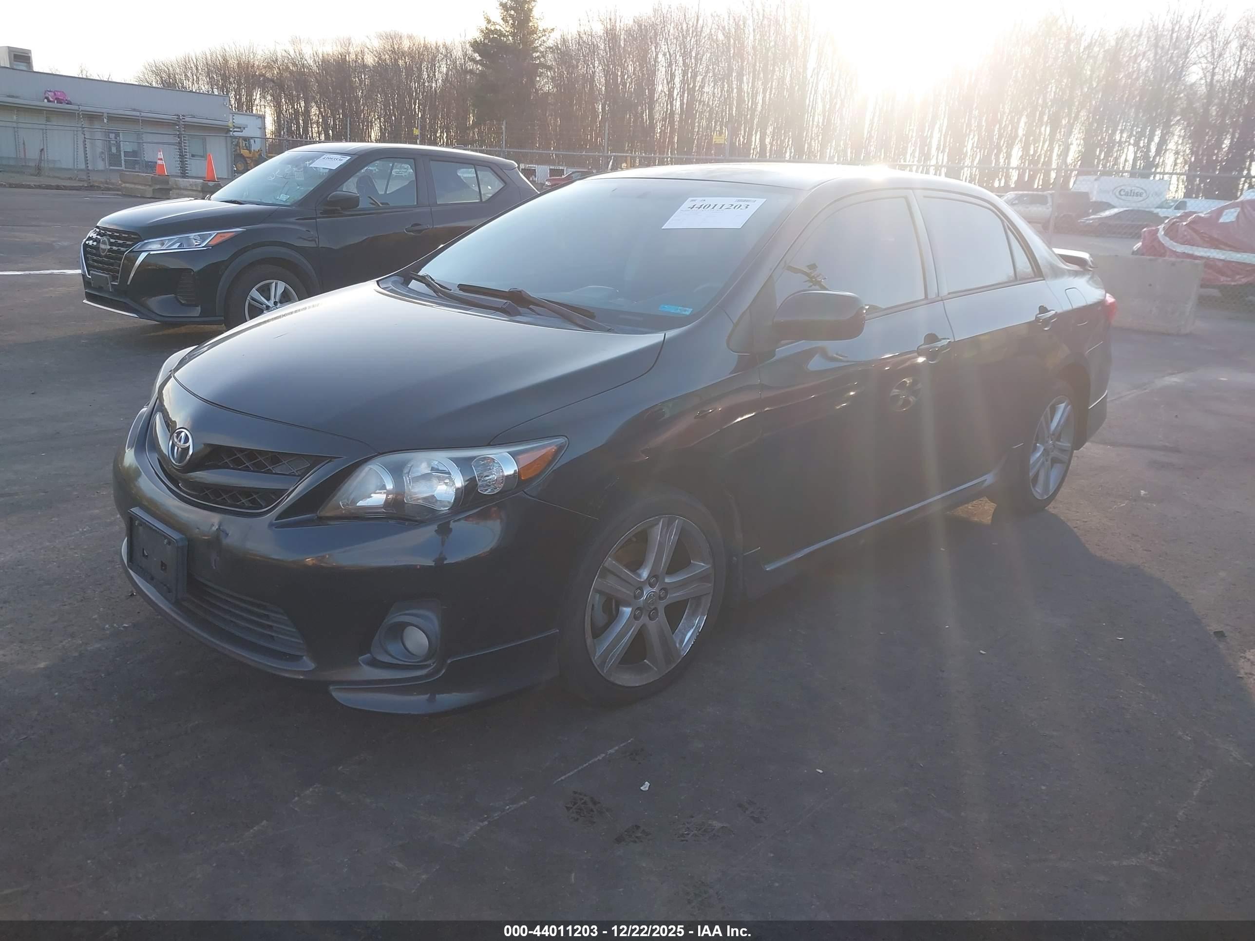 TOYOTA COROLLA image 2