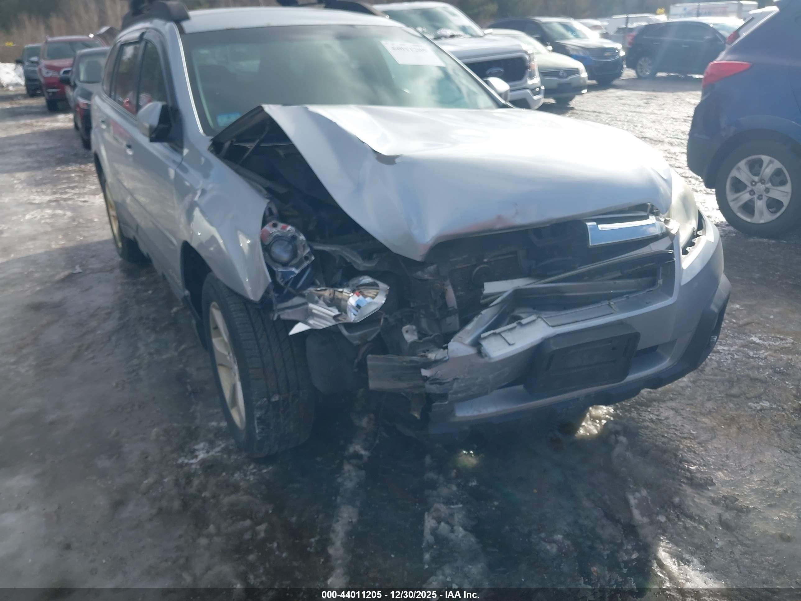 SUBARU OUTBACK image 6