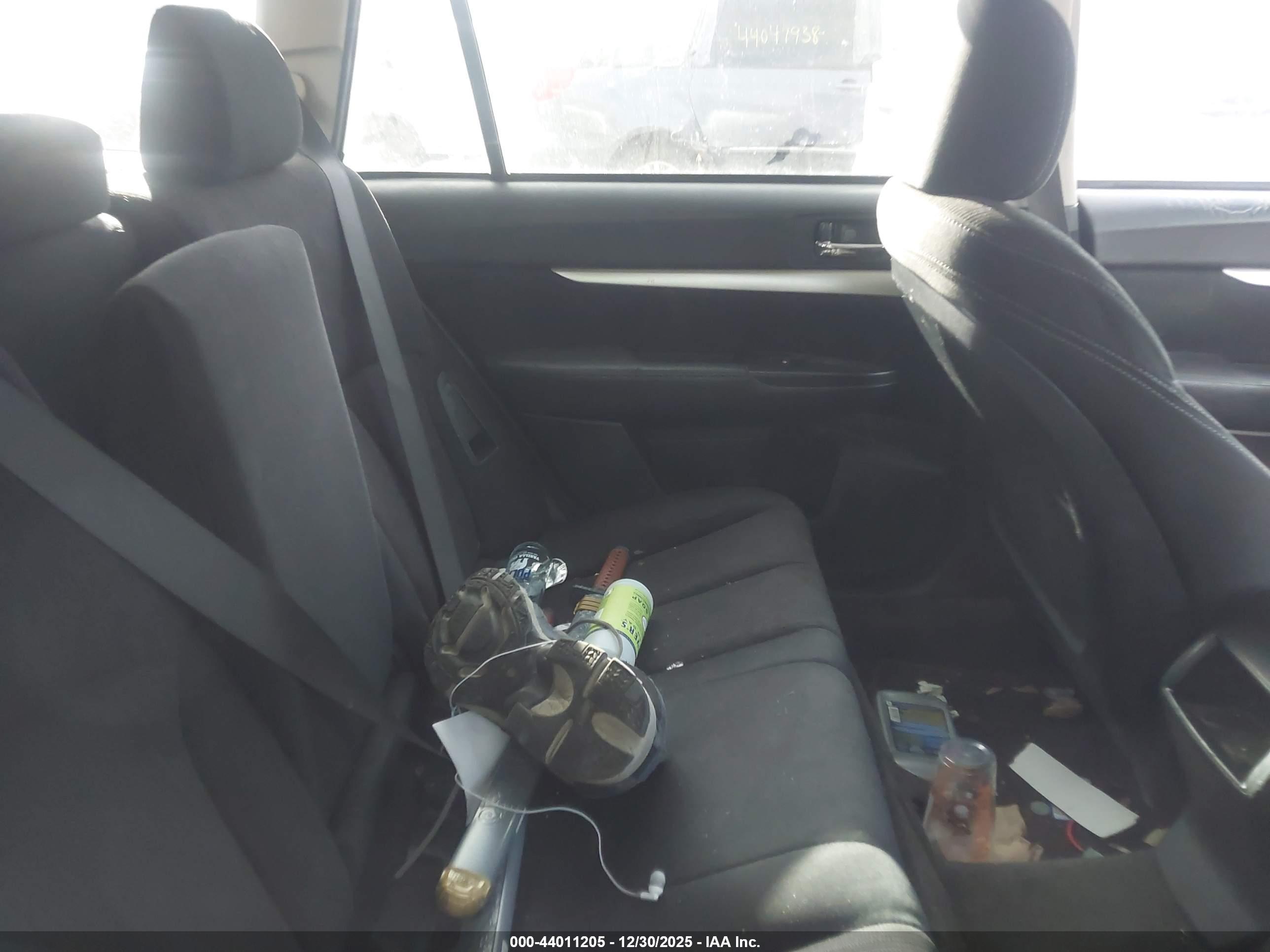 SUBARU OUTBACK image 8