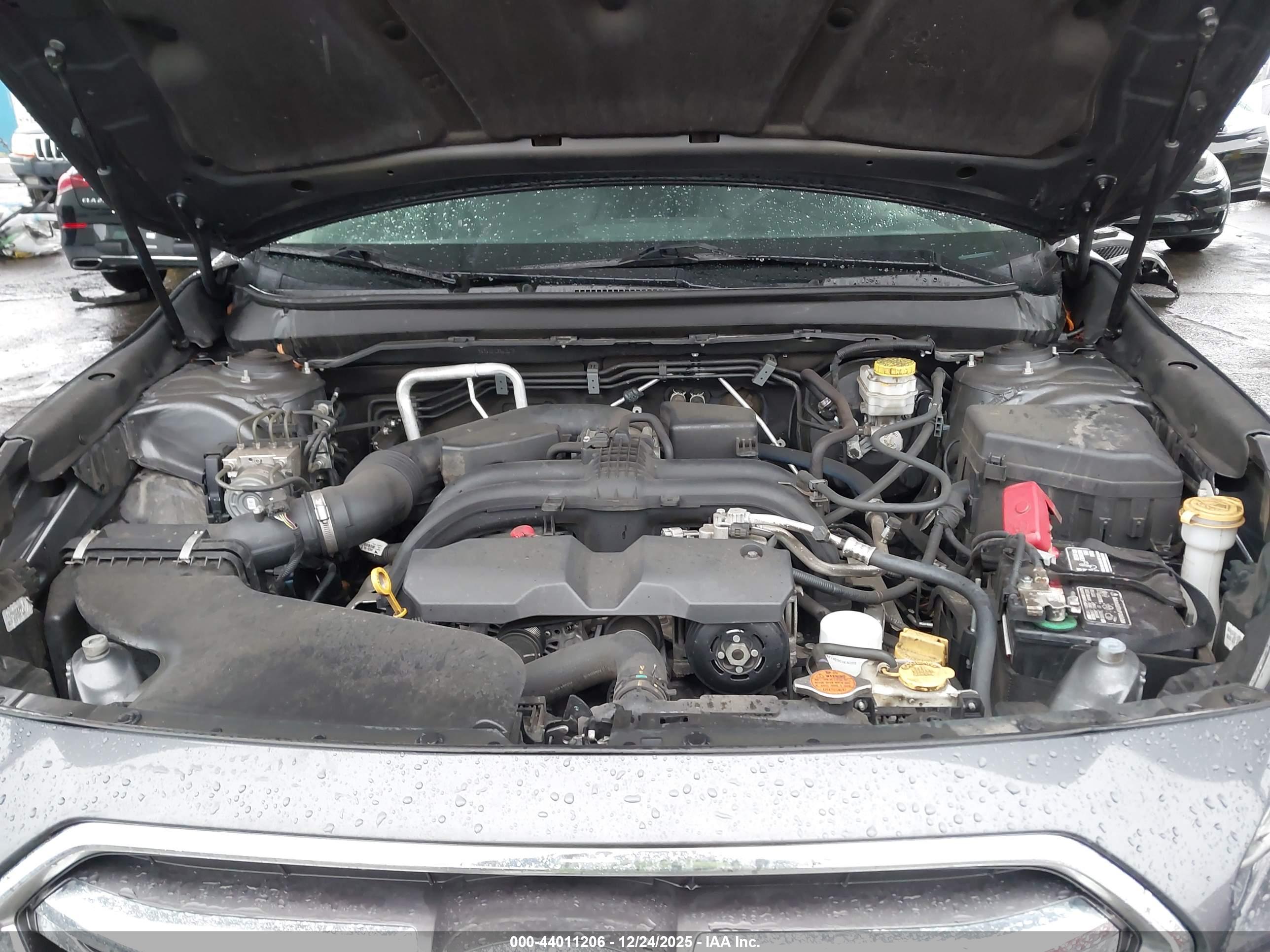 SUBARU OUTBACK image 10
