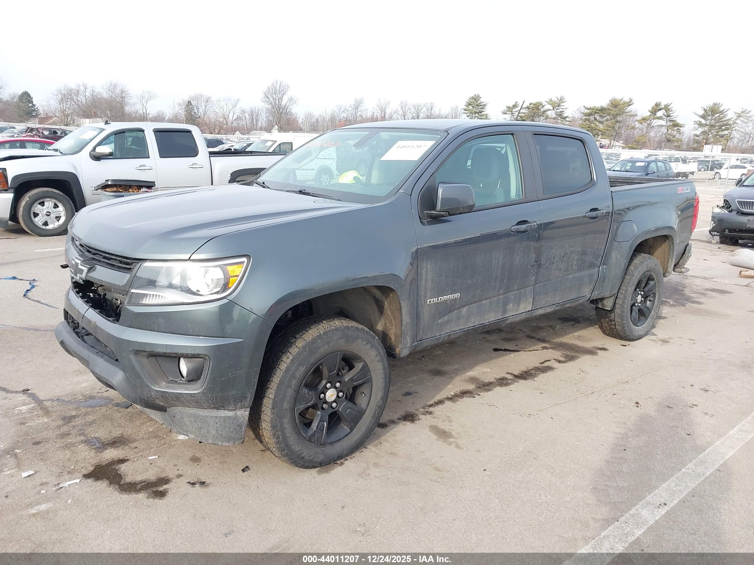 CHEVROLET COLORADO image 2
