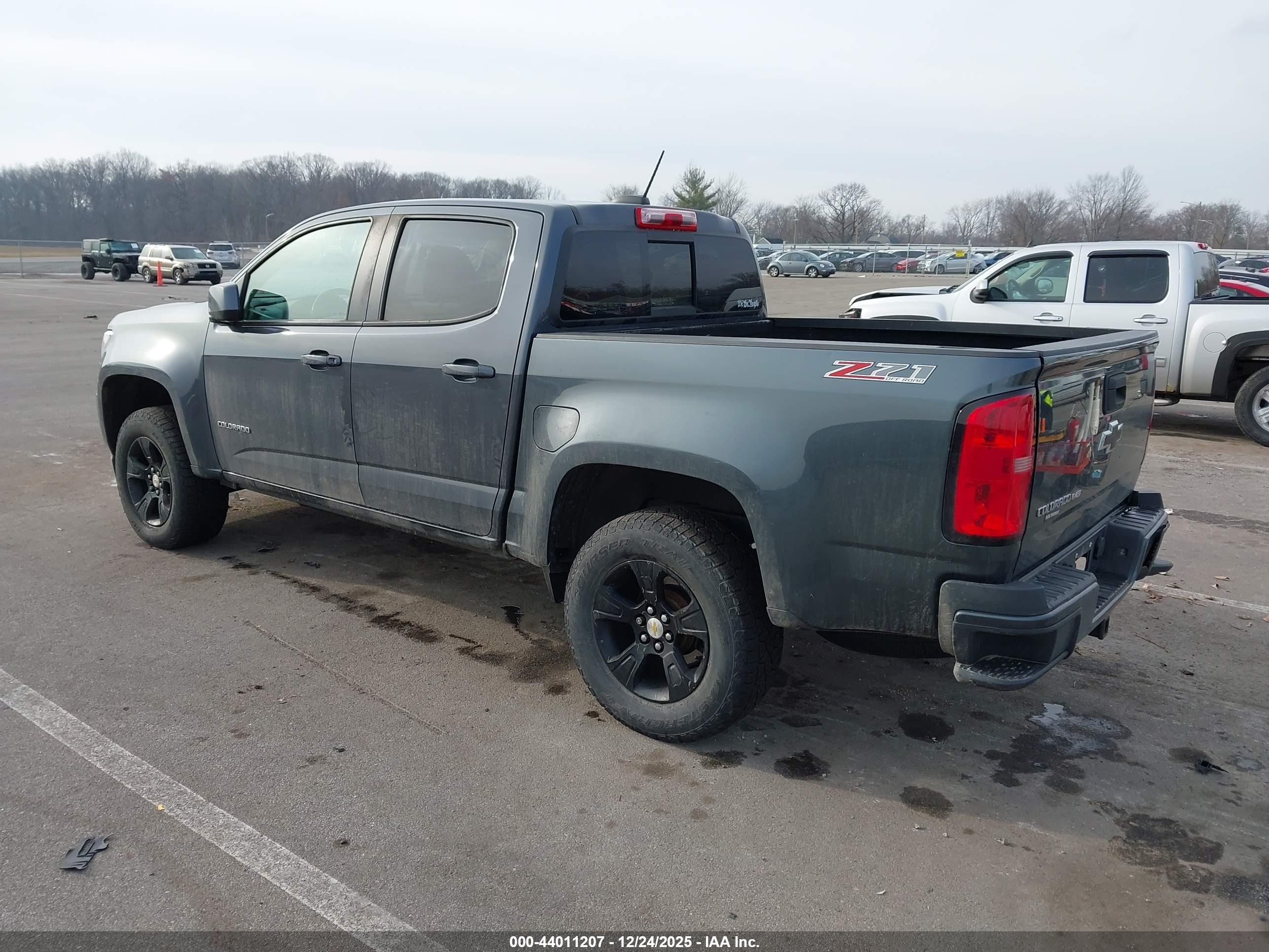 CHEVROLET COLORADO image 3