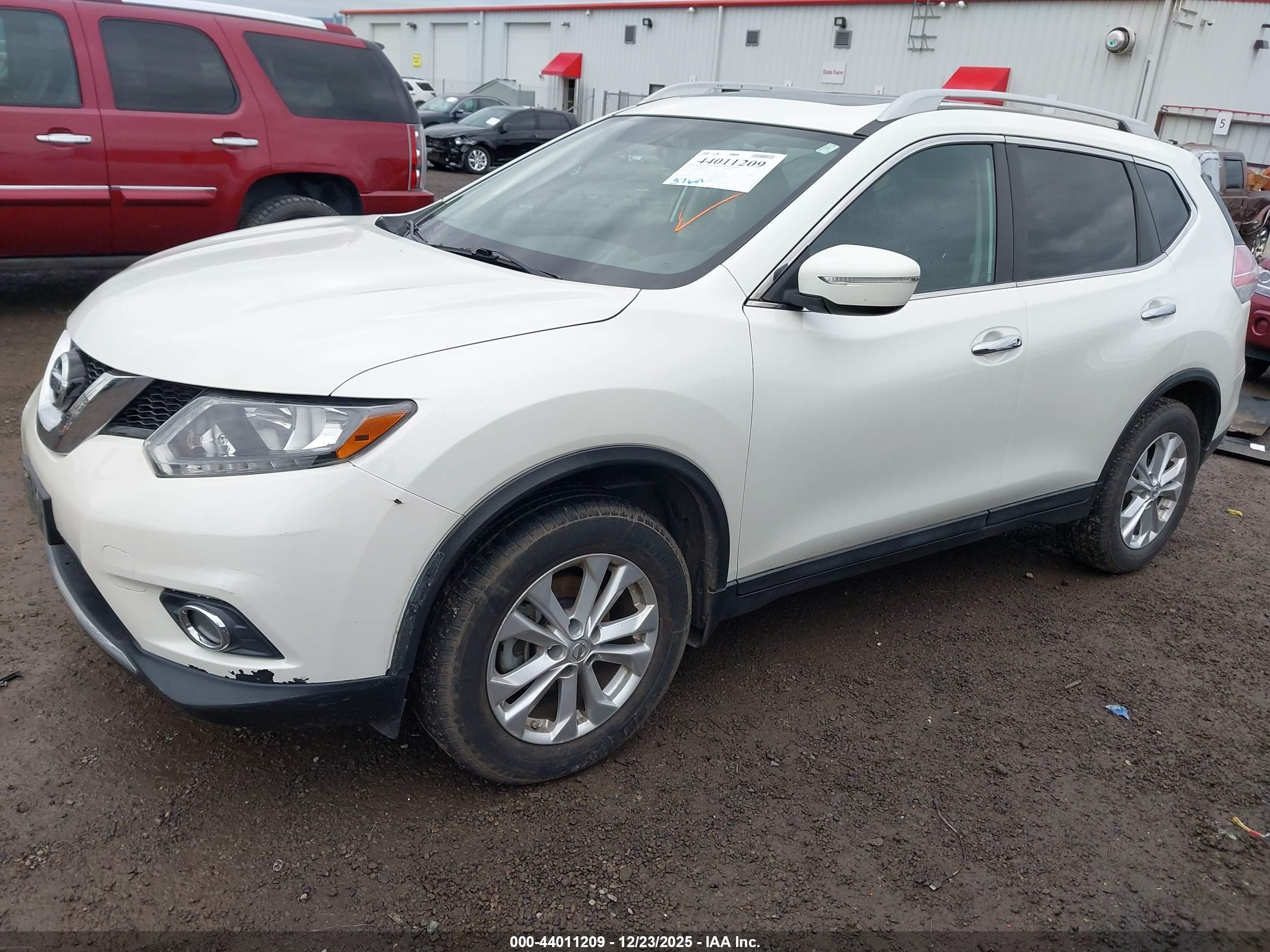 NISSAN ROGUE image 2