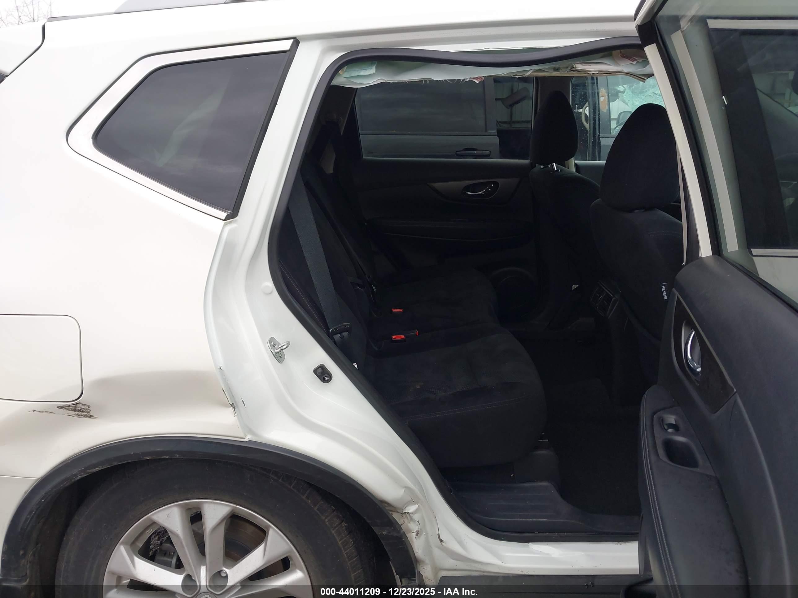 NISSAN ROGUE image 8