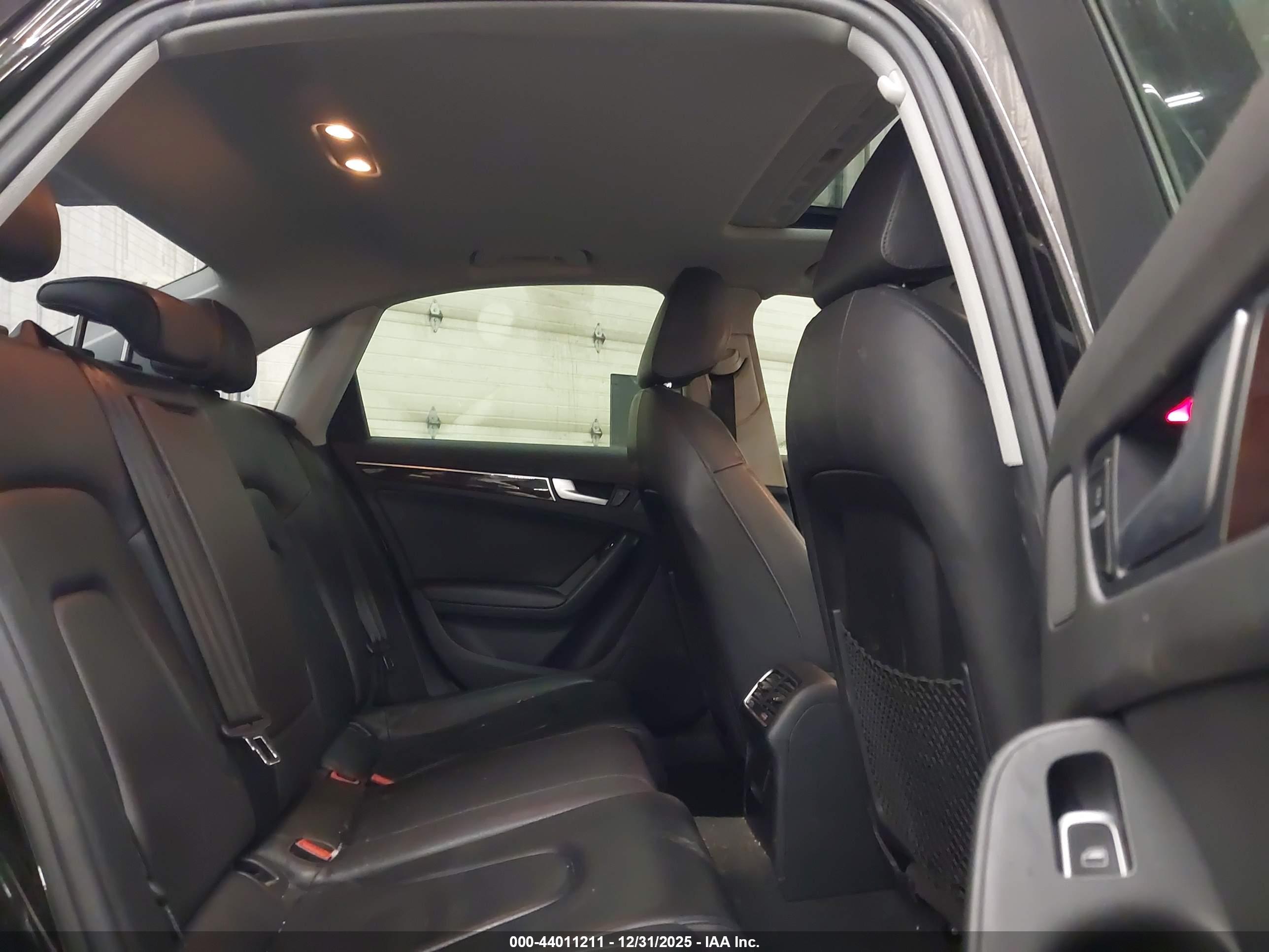 AUDI A4 image 8