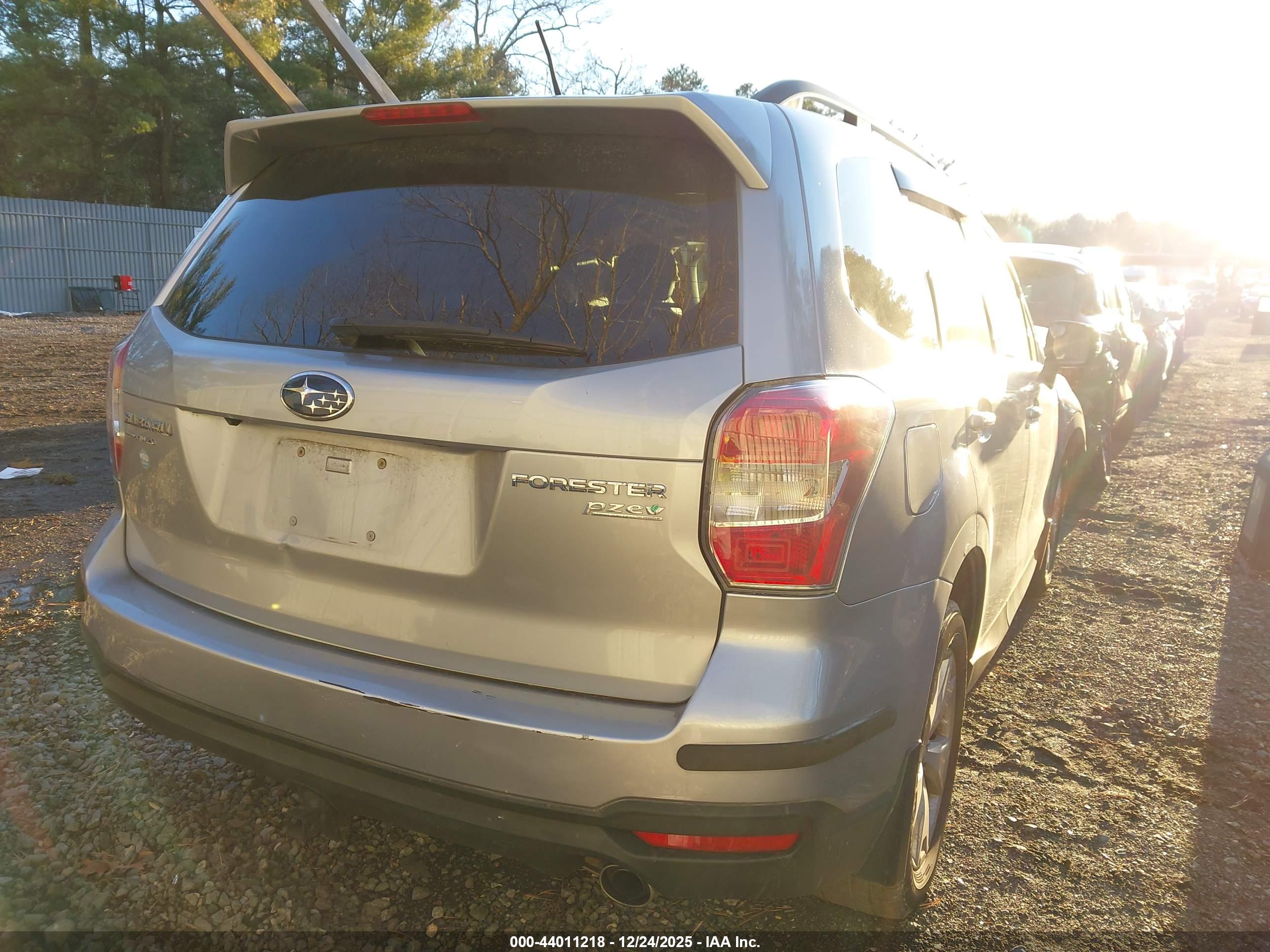 SUBARU FORESTER image 4