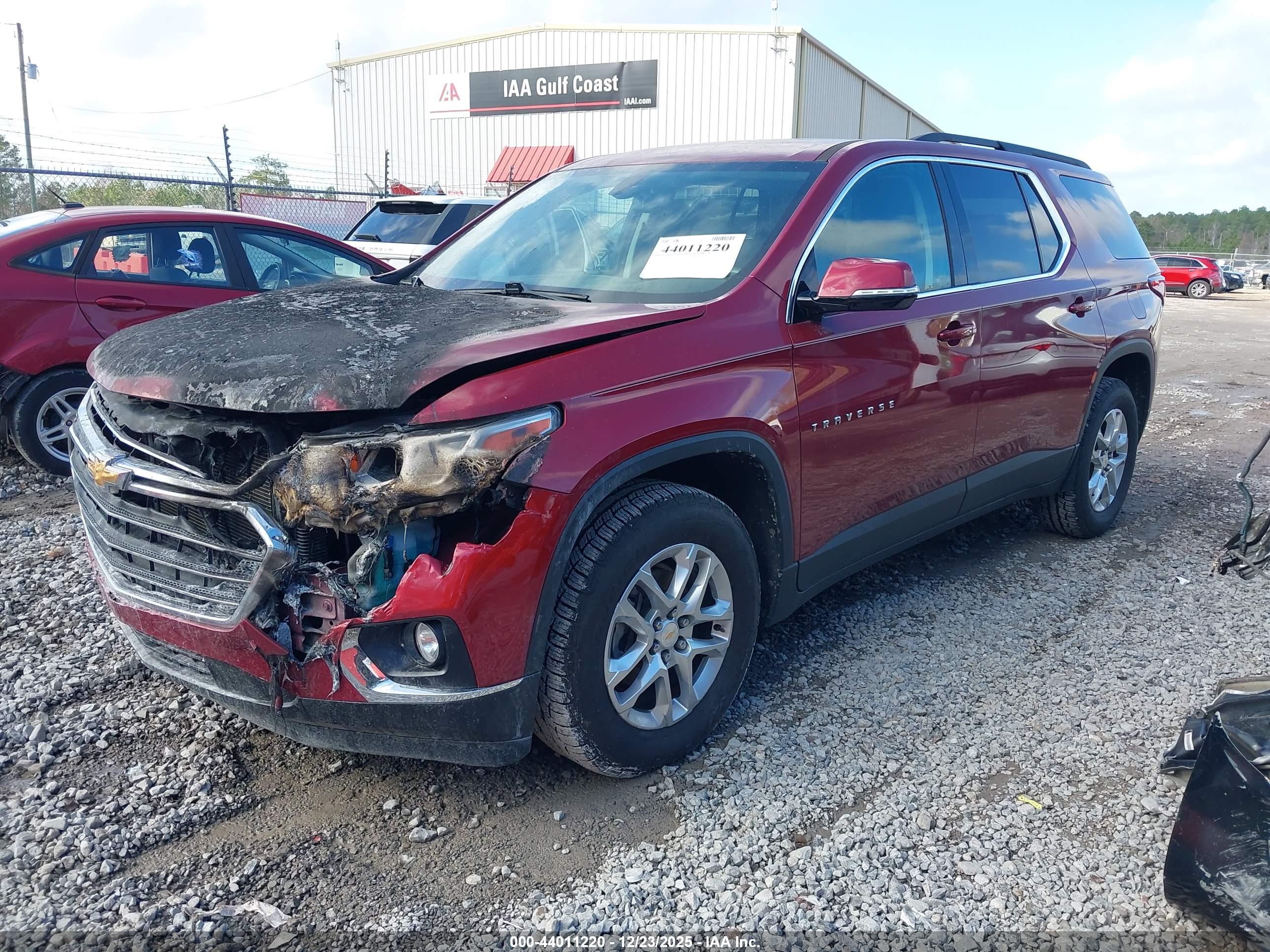 CHEVROLET TRAVERSE image 2