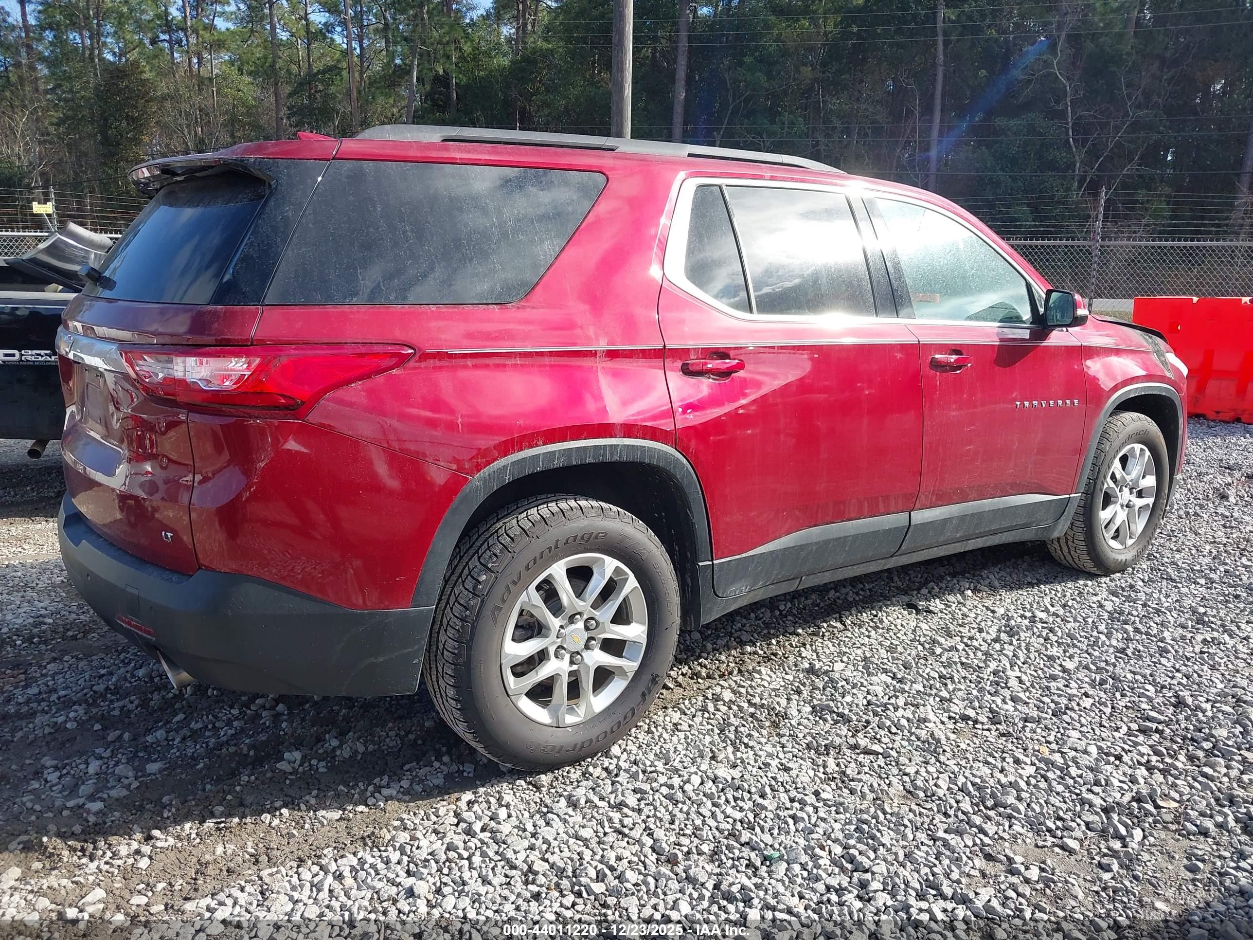 CHEVROLET TRAVERSE image 4