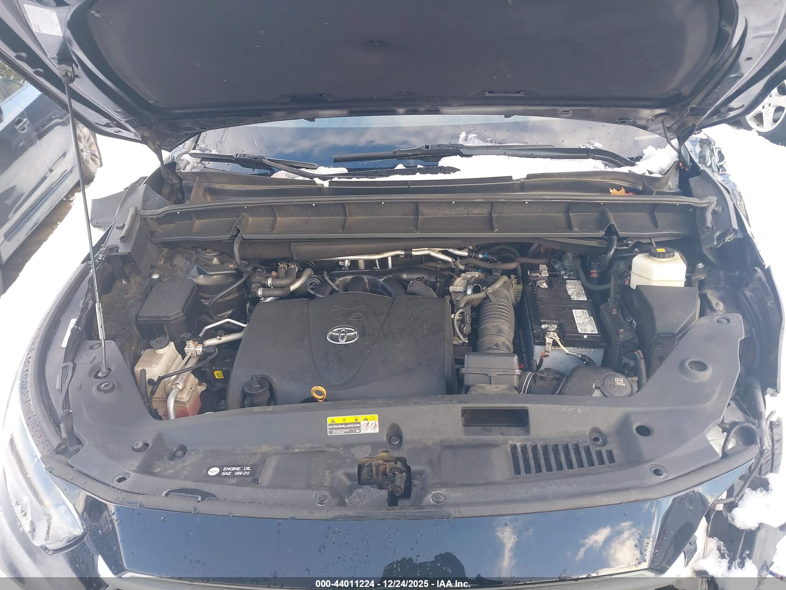 TOYOTA HIGHLANDER image 10
