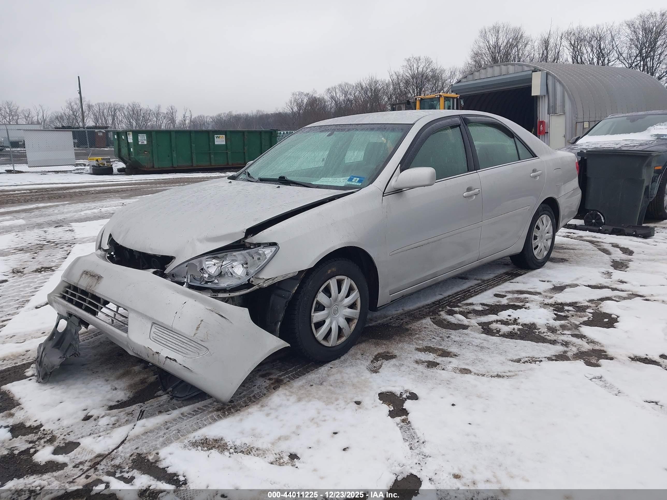 TOYOTA CAMRY image 2