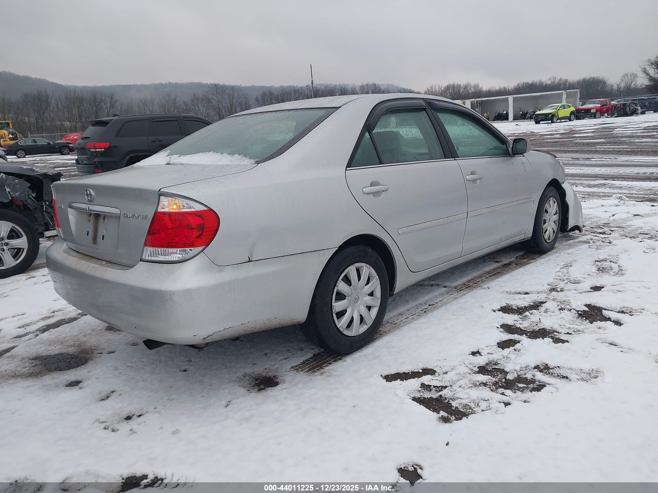 TOYOTA CAMRY image 4