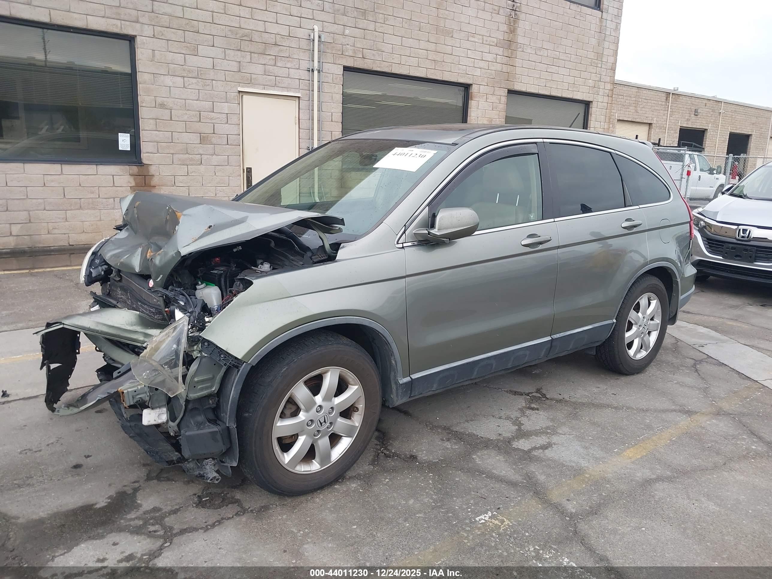 HONDA CR-V image 2