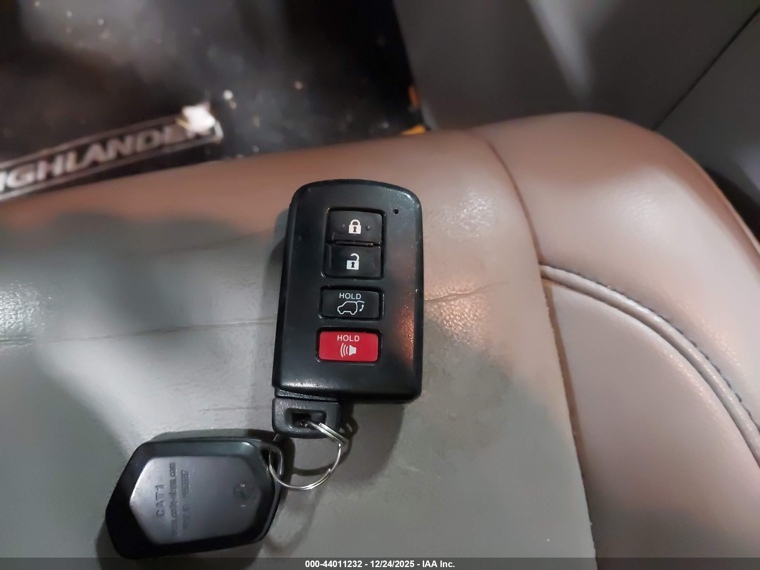 TOYOTA HIGHLANDER image 11