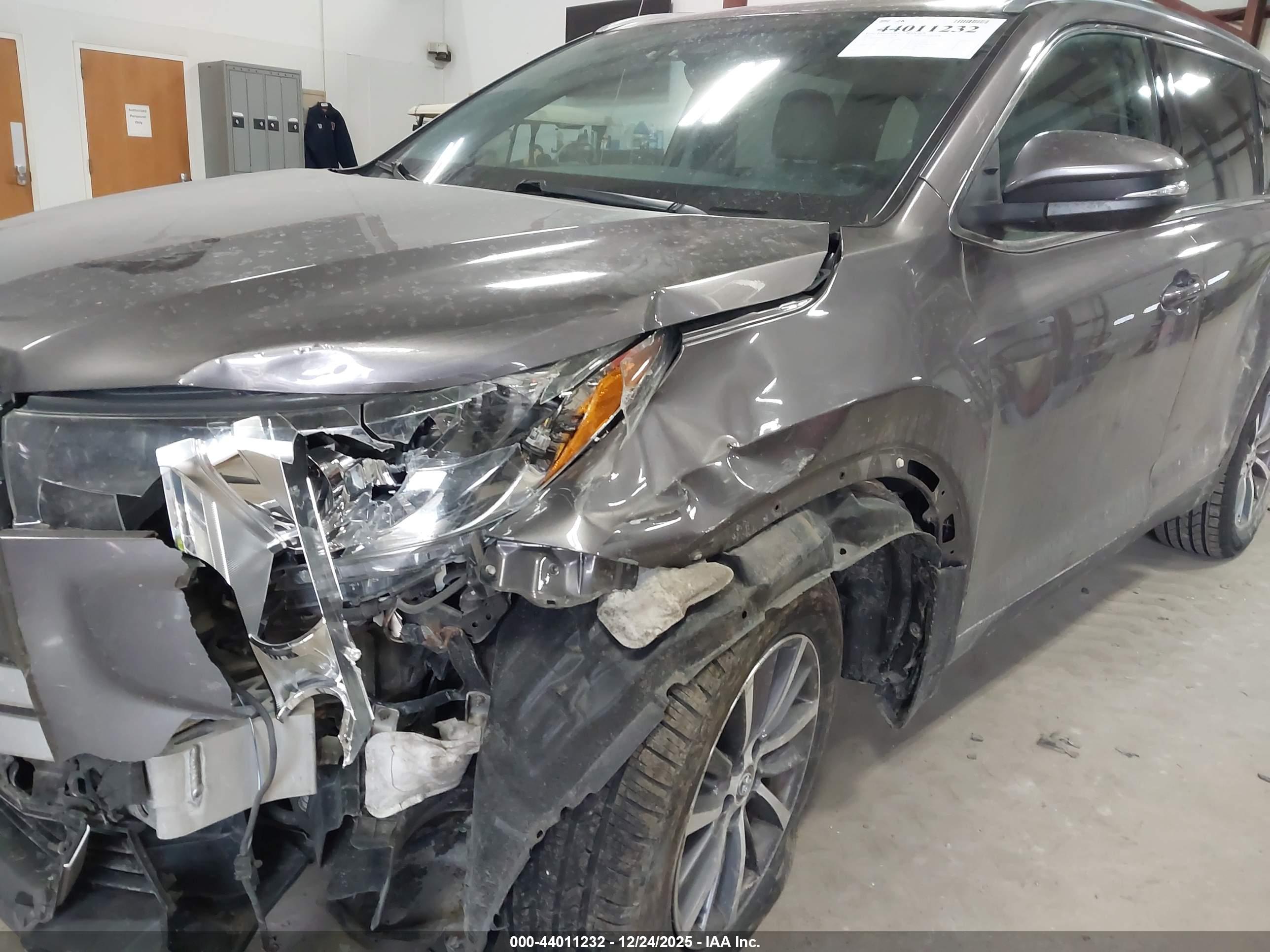 TOYOTA HIGHLANDER image 6