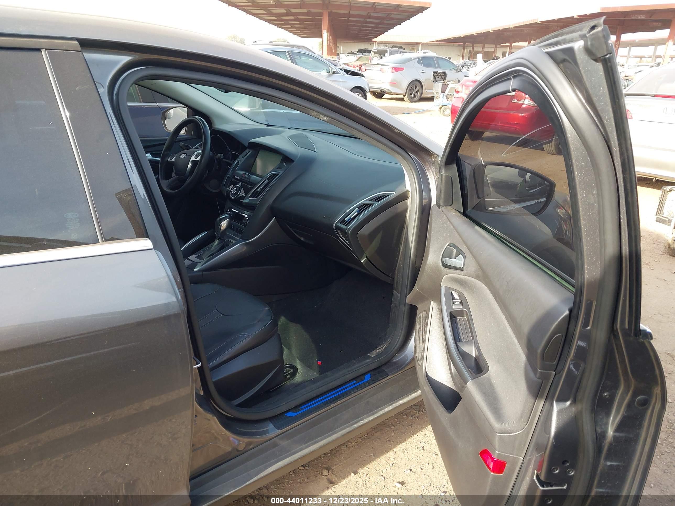 FORD FOCUS image 5