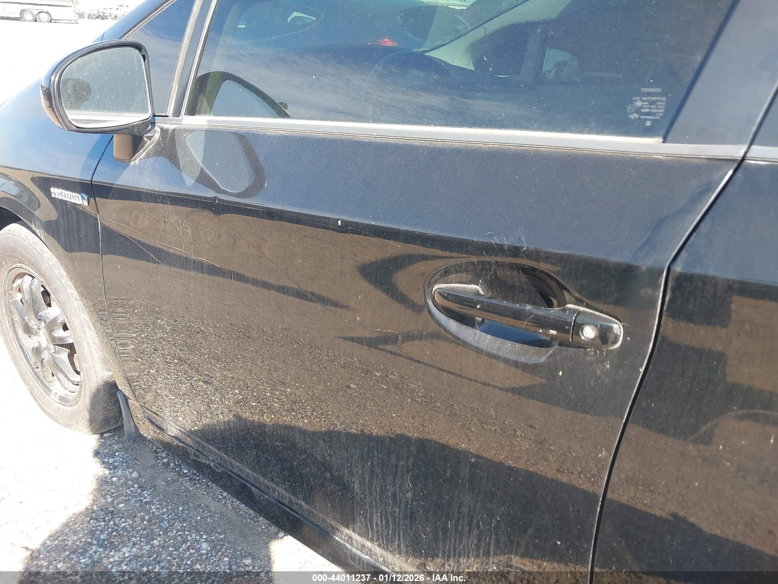TOYOTA PRIUS image 6