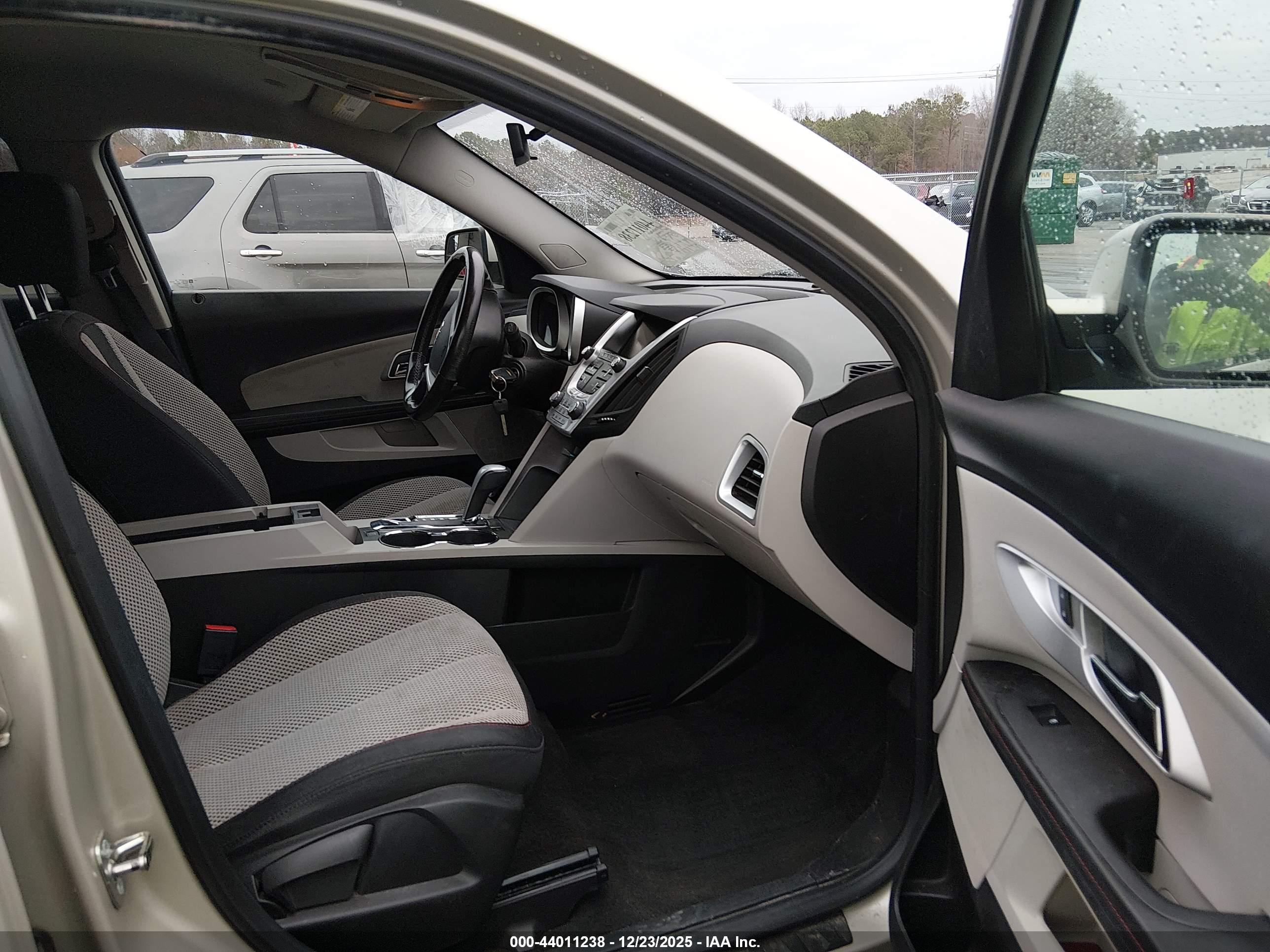 CHEVROLET EQUINOX image 5