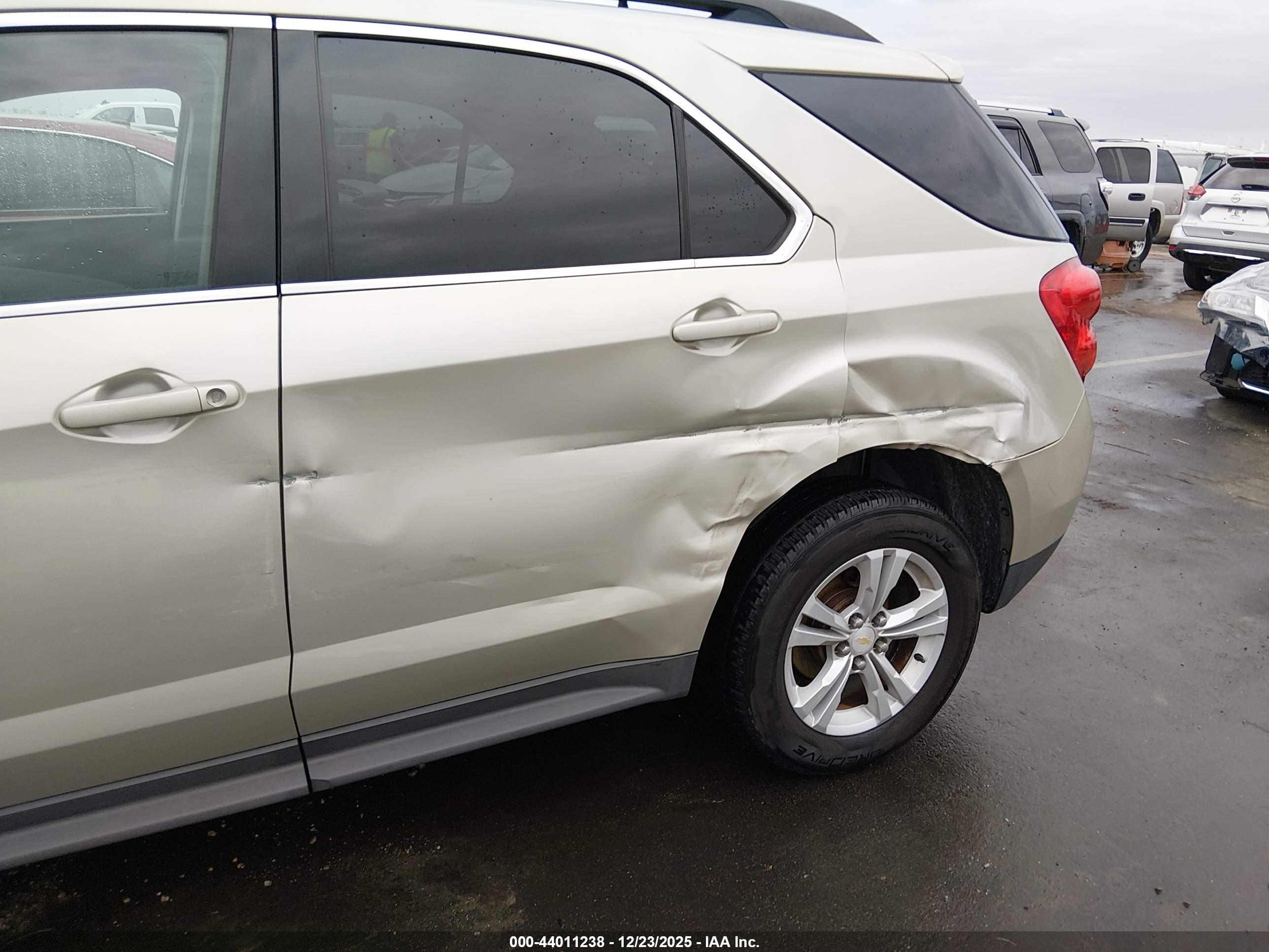 CHEVROLET EQUINOX image 6