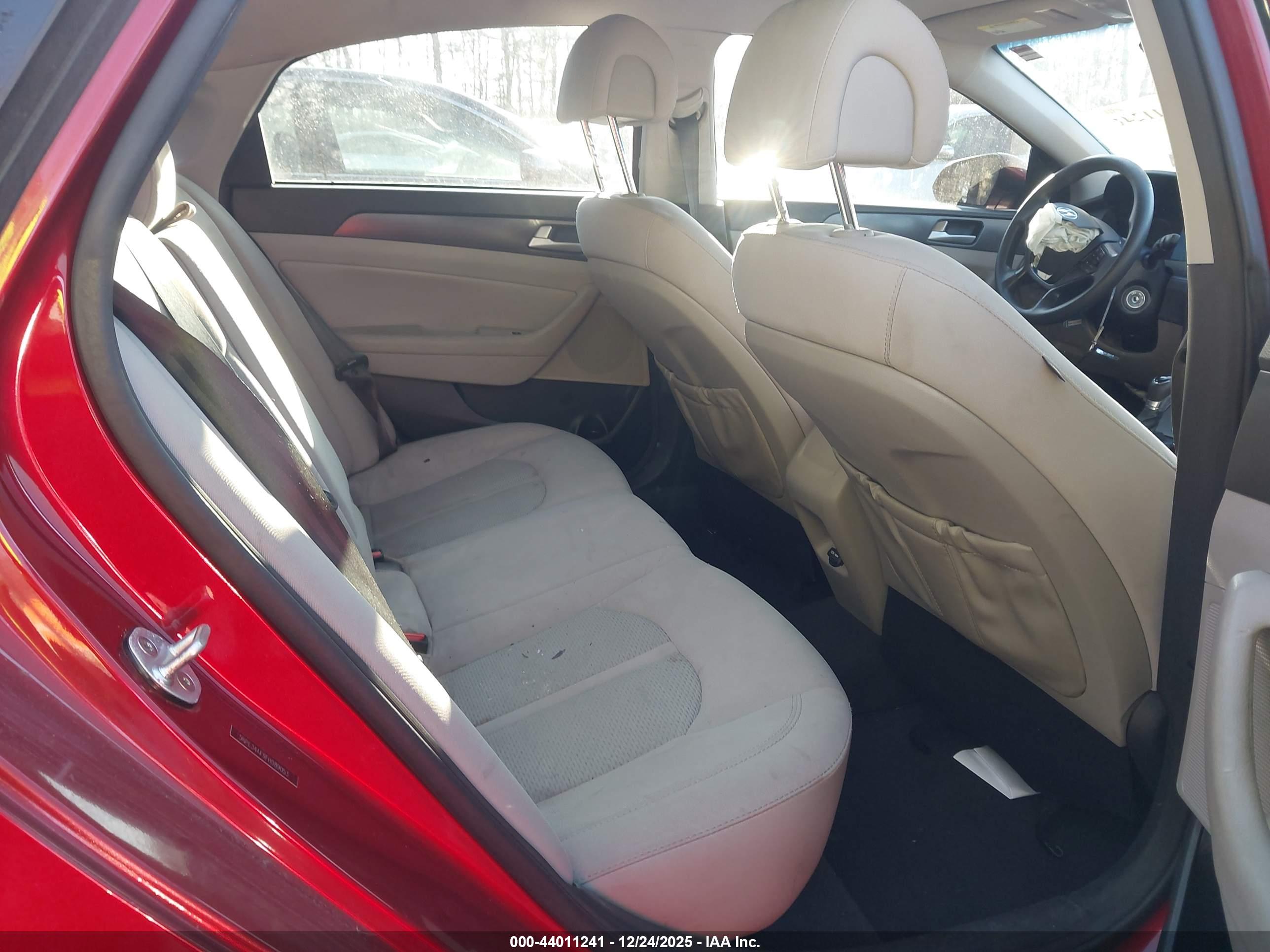HYUNDAI SONATA image 8
